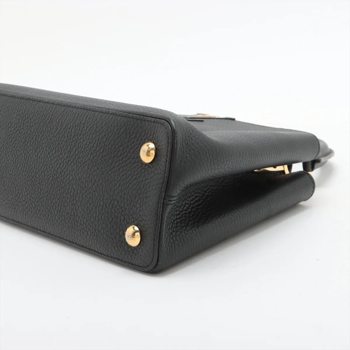 *Louis Vuitton Taurillon Capucines PM Schwarz Damen im Angebot