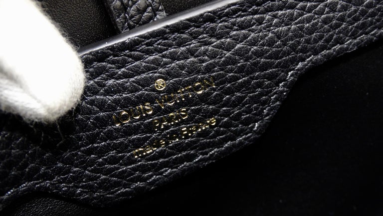 Louis Vuitton Taurillon Capucines PM w/ Bandouliere Handbag For Sale 4