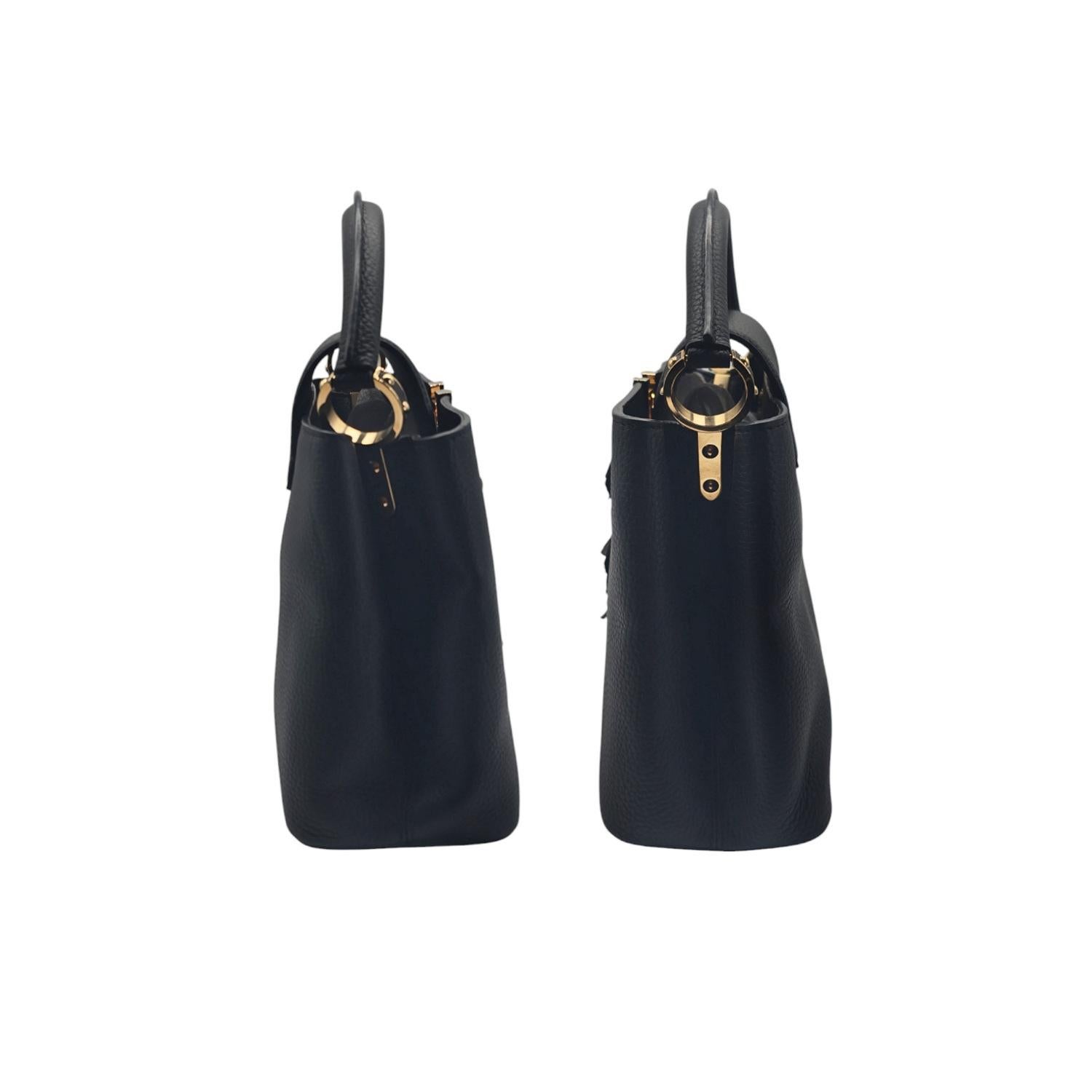 Louis Vuitton Taurillon Fiore di ornamento Capucines PM Borsa con tracolla In condizioni buone in vendita a Scottsdale, AZ