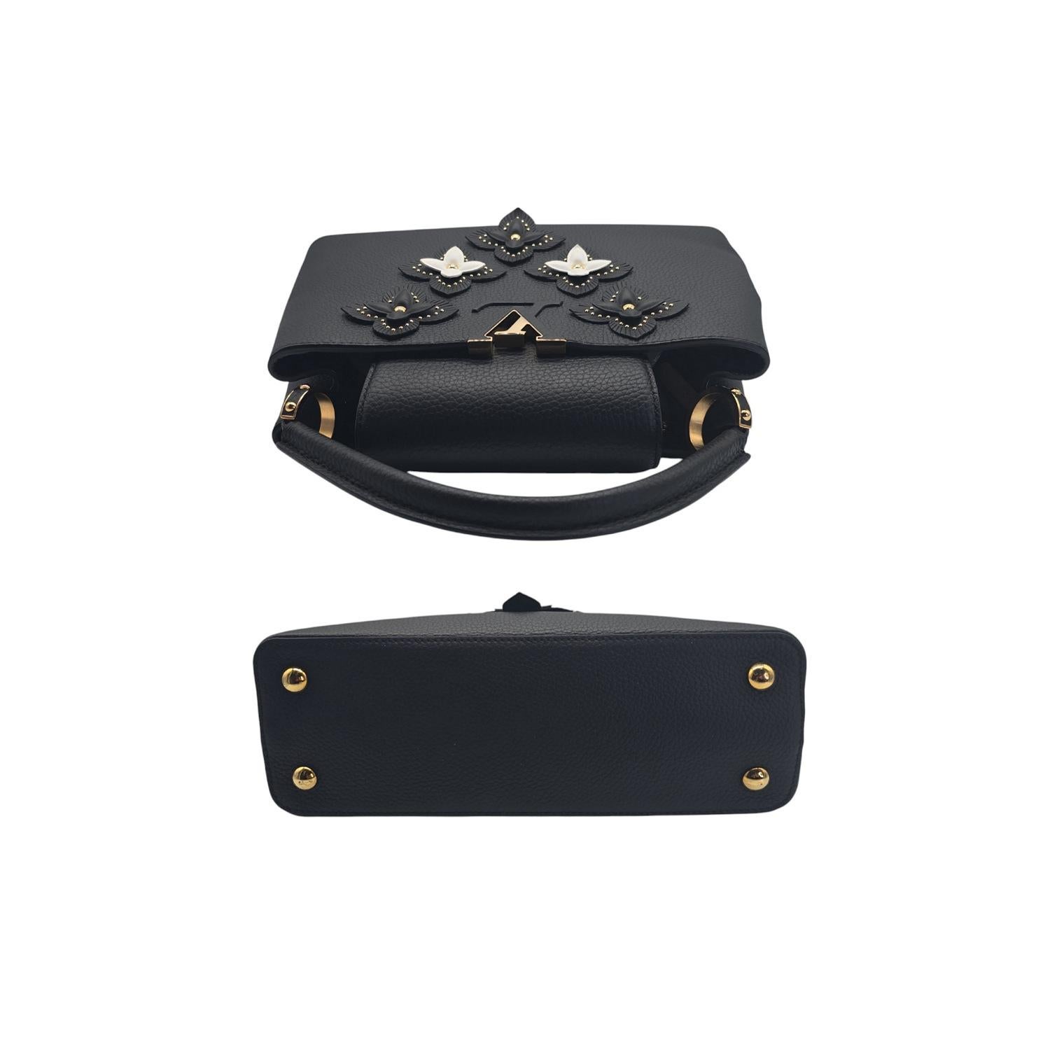 Louis Vuitton Taurillon Fiore di ornamento Capucines PM Borsa con tracolla in vendita 1