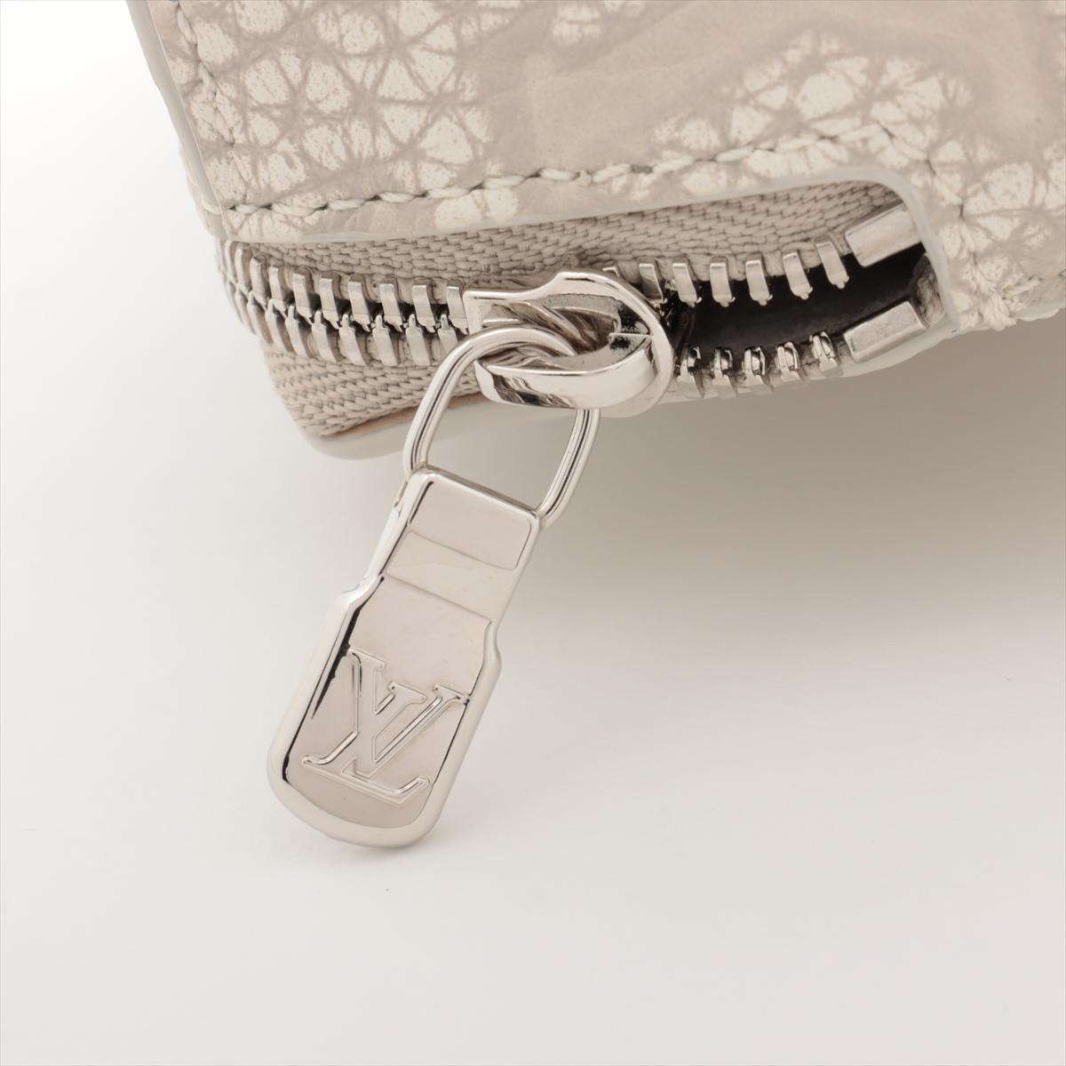Louis Vuitton Taurillon Monogram Climbing Pouch Bag Charm For Sale 3
