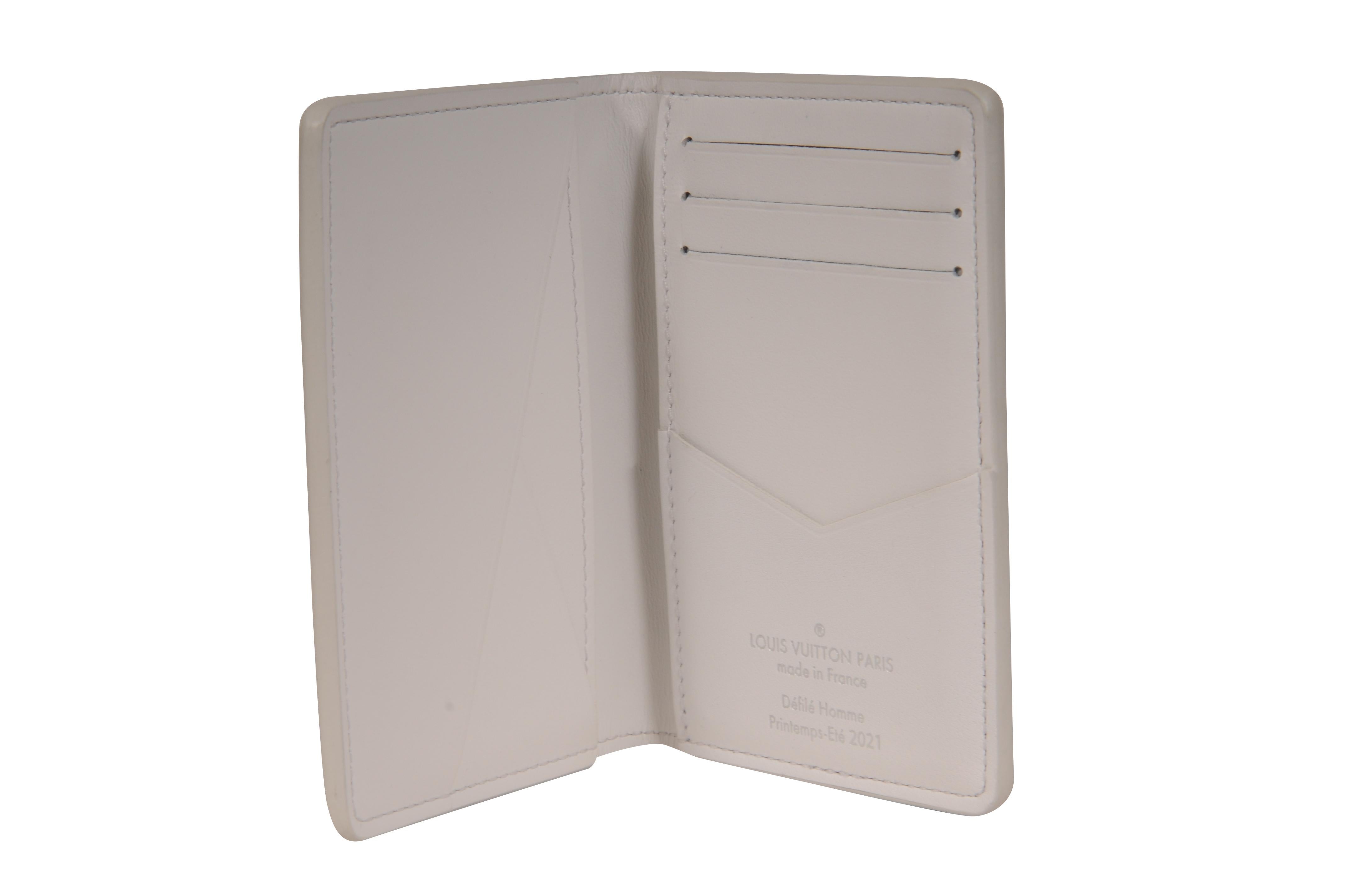 Louis Vuitton Taurillon Monogram LV Friends Dragon Portafoglio Organizer Tascabile Bianco In condizioni ottime in vendita a North Miami, FL