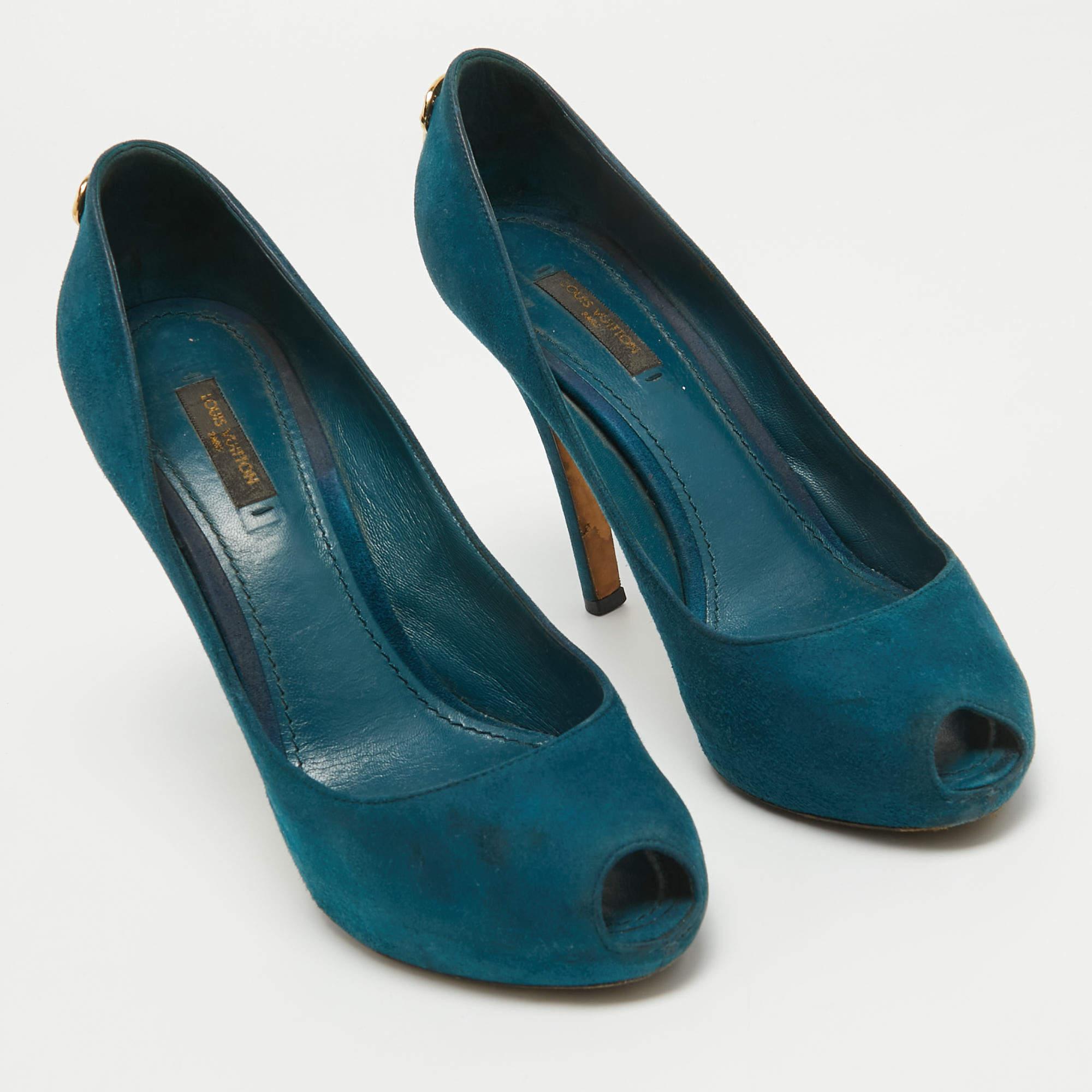 Louis Vuitton Teal Suede Oh Really! Peep Toe Pumps Size 38.5 In Good Condition For Sale In Dubai, Al Qouz 2