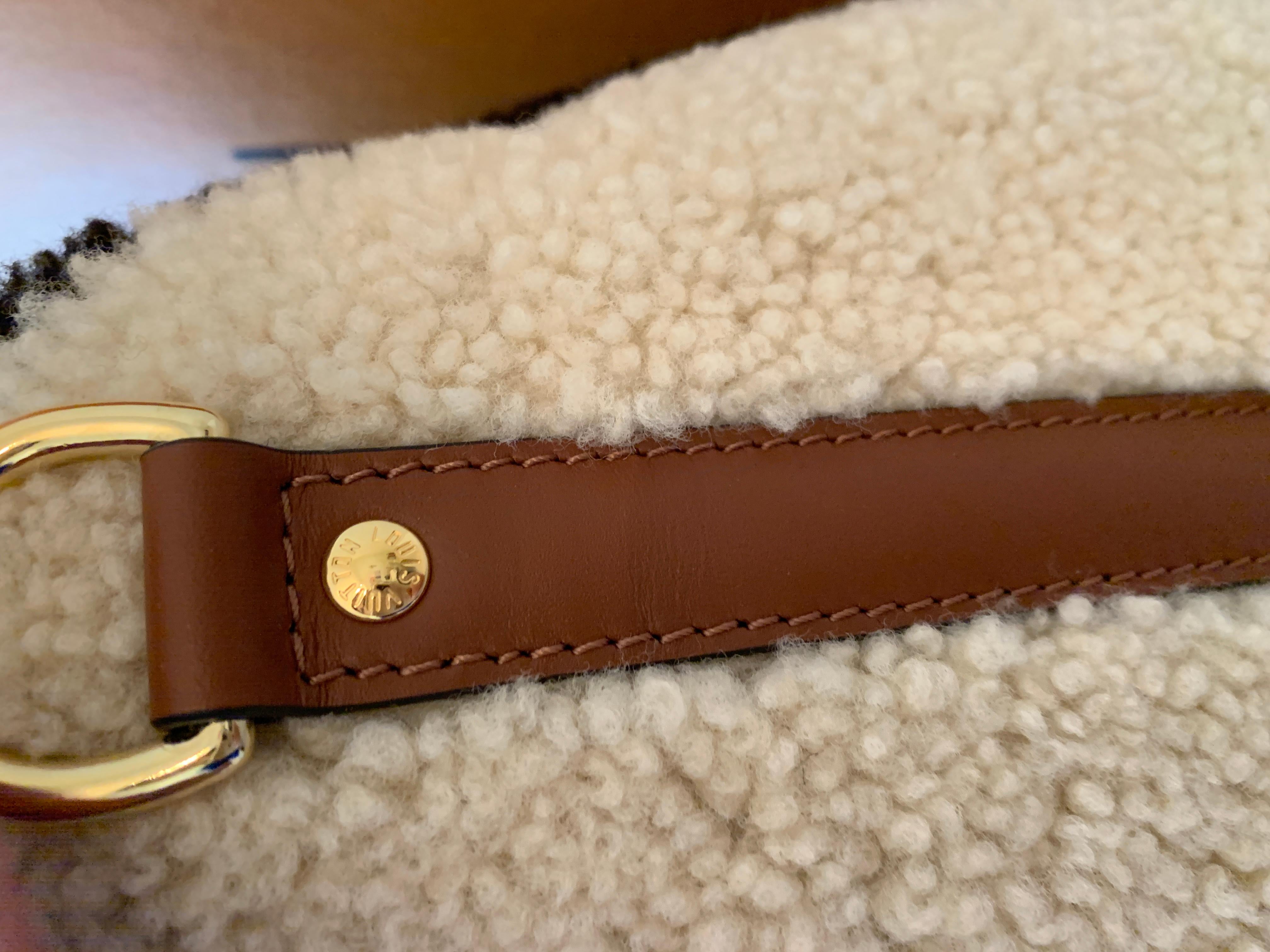 Louis Vuitton Teddy Monogram Shearling Speedy 25 Bandouliere Bag In New Condition In West Chester, PA