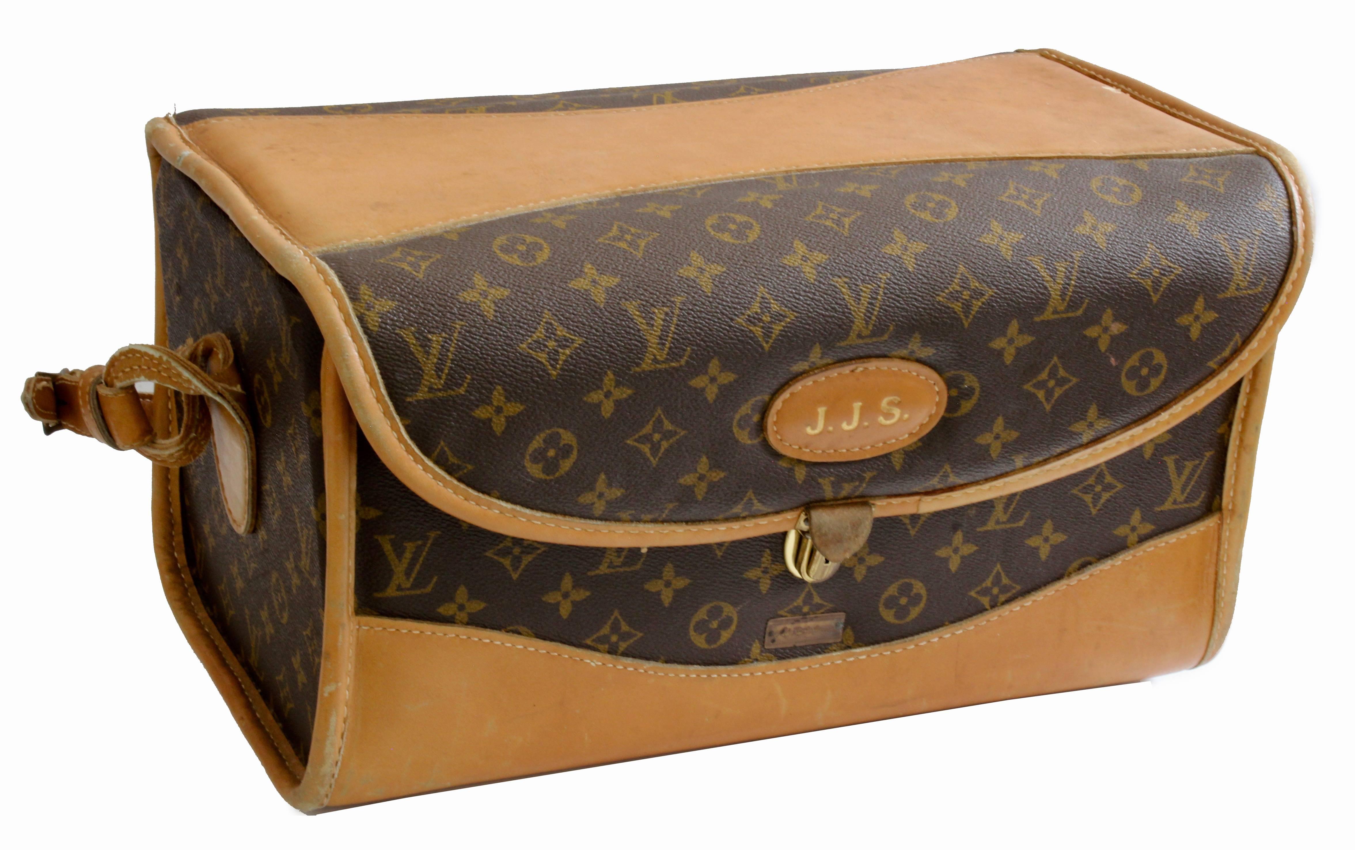 Louis Vuitton The French Co. Saks Monogram Train Case Vanity Travel Bag, 1970s   In Good Condition In Port Saint Lucie, FL