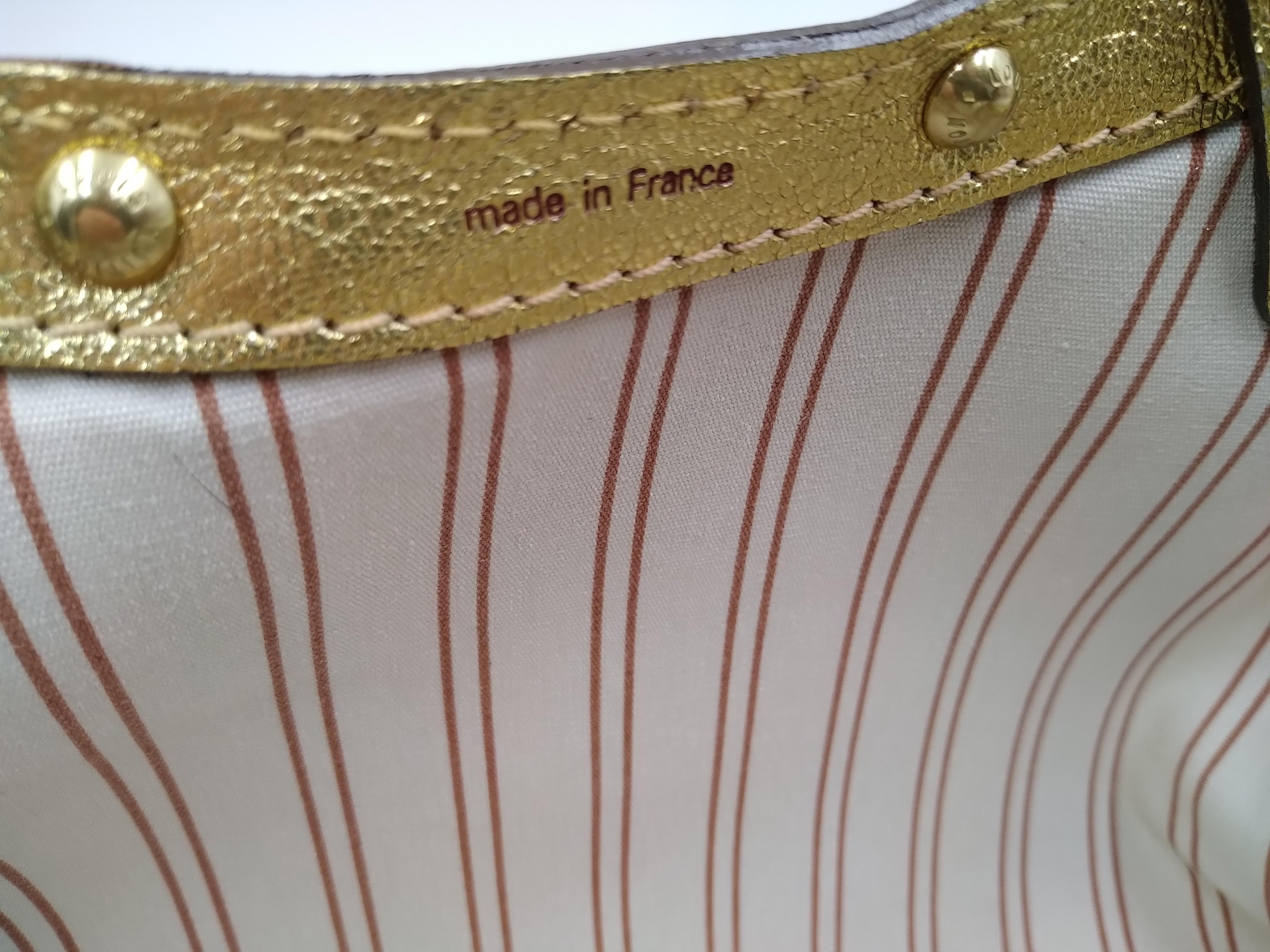 Louis Vuitton Theda Borsa in pelle canvas oro e beige ecru GM, 2004 in vendita 8