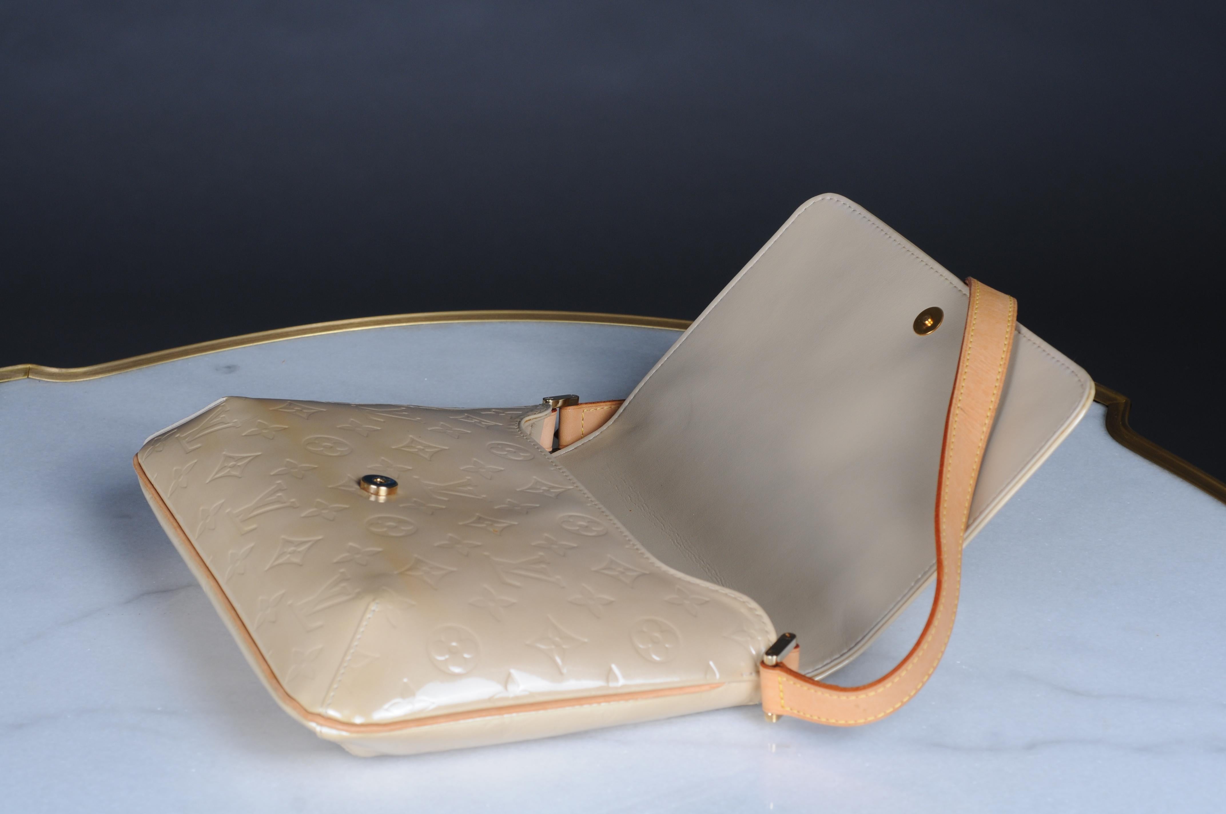 Louis Vuitton Thompson Street Vernis shoulder bag  For Sale 9