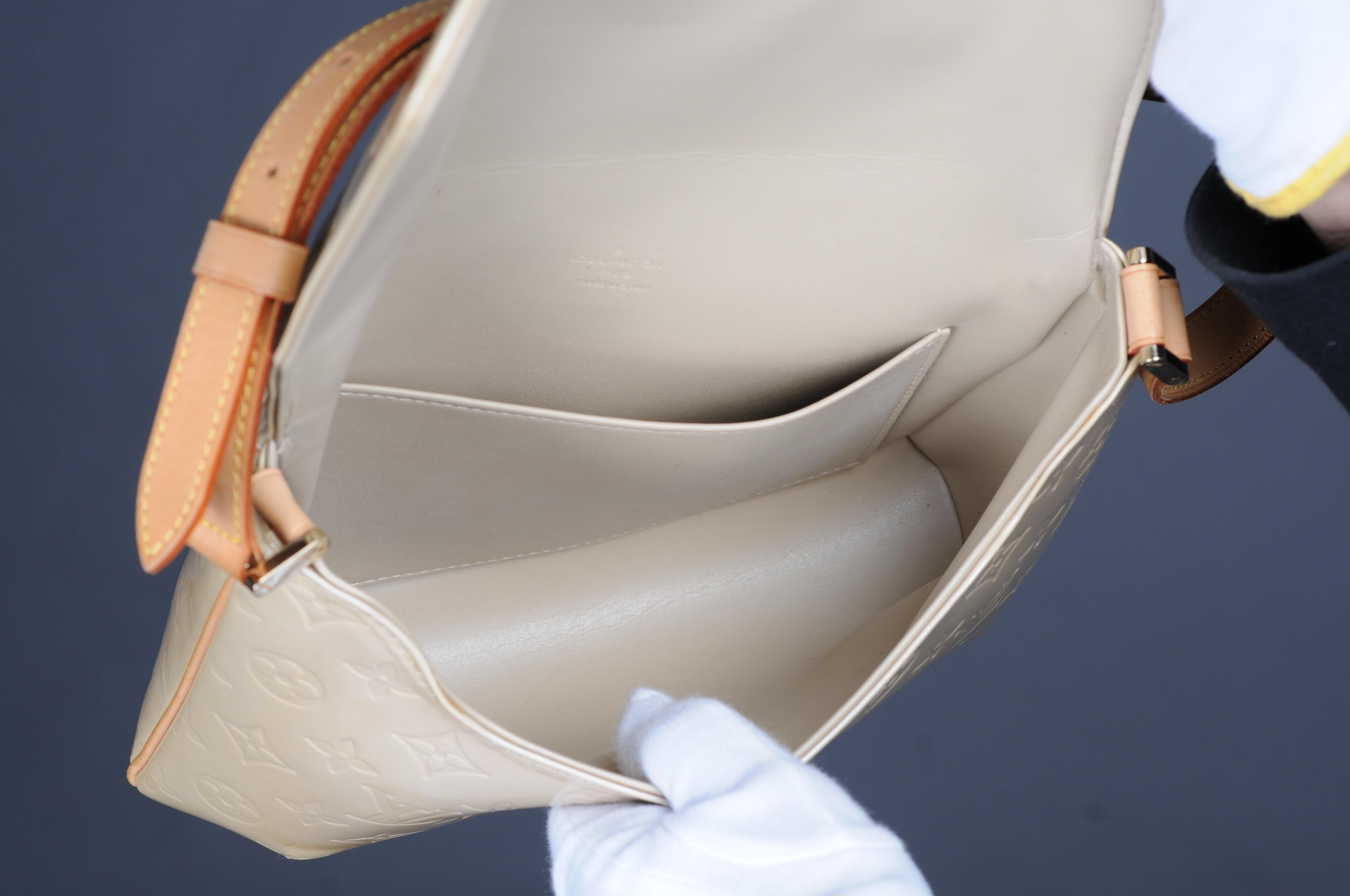 Louis Vuitton Thompson Street Vernis shoulder bag  For Sale 10