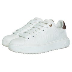 Louis Vuitton, zapatillas Time Out en blanco