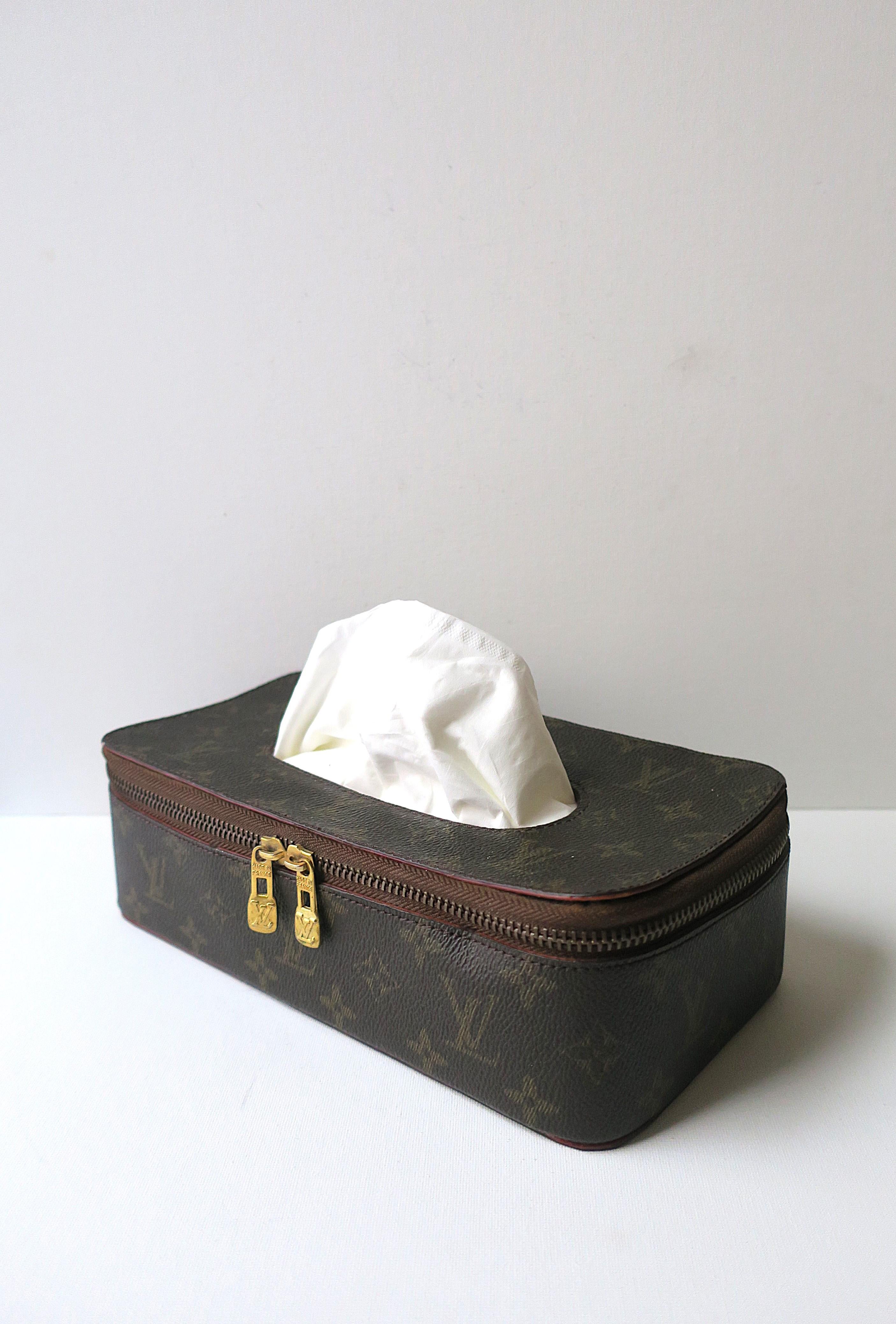 boite a mouchoir louis vuitton