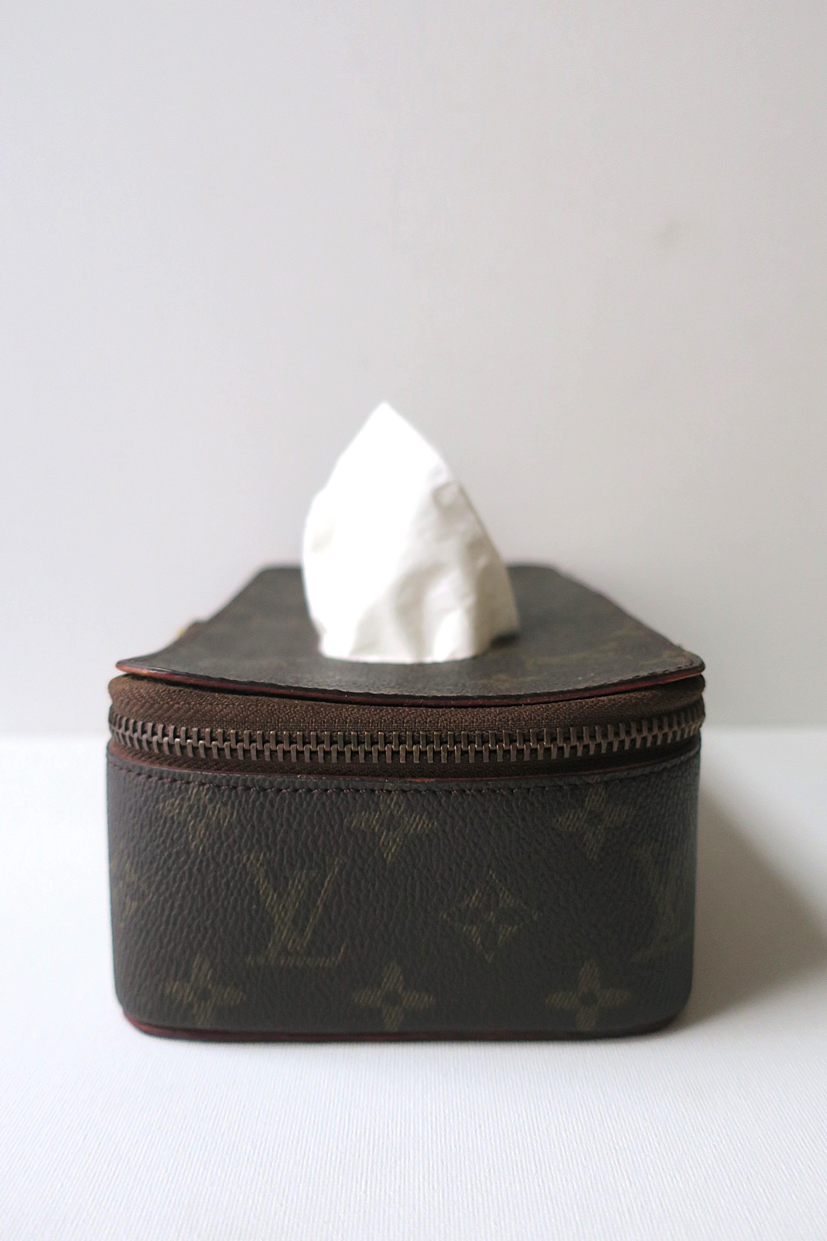 Laiton Boîte de réédition Louis Vuitton en vente
