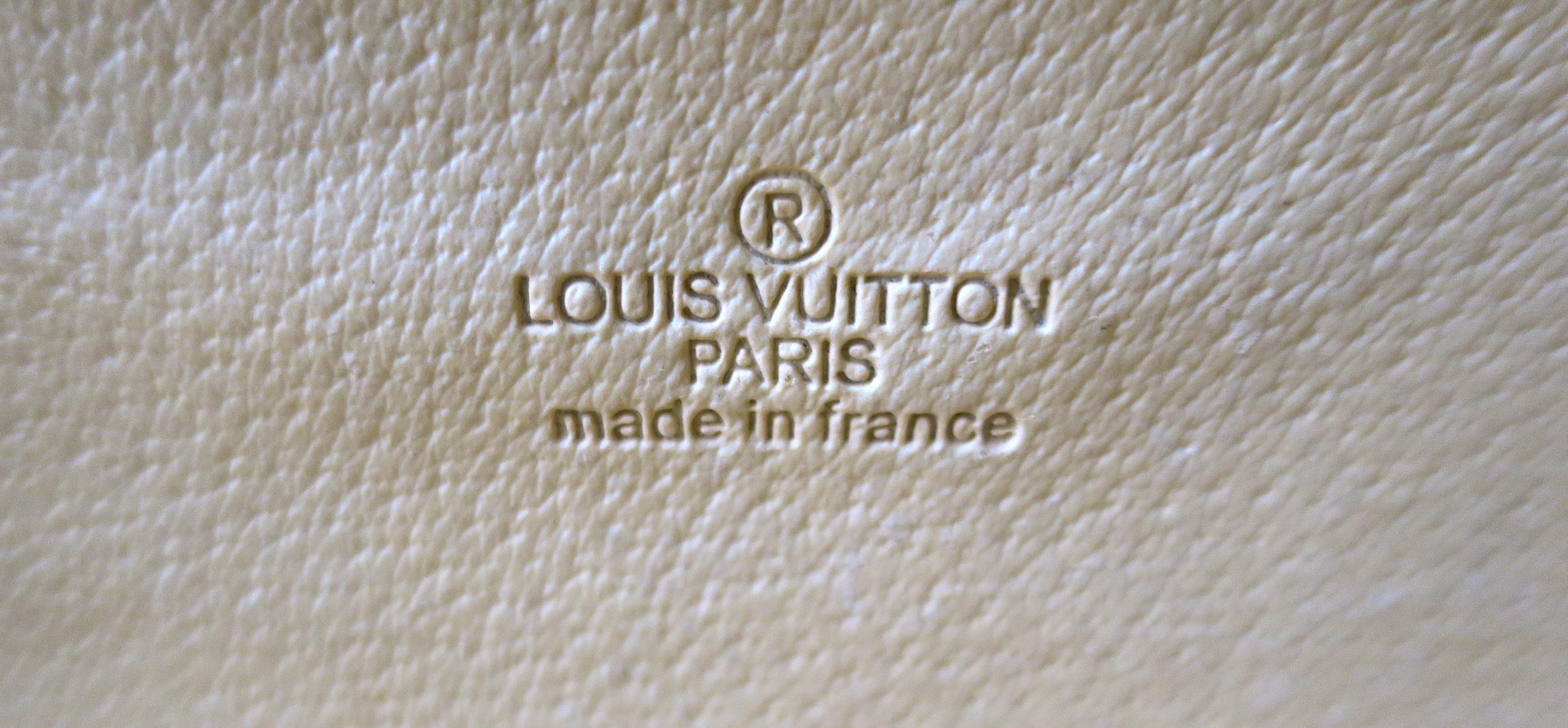 Boîte de réédition Louis Vuitton en vente 2