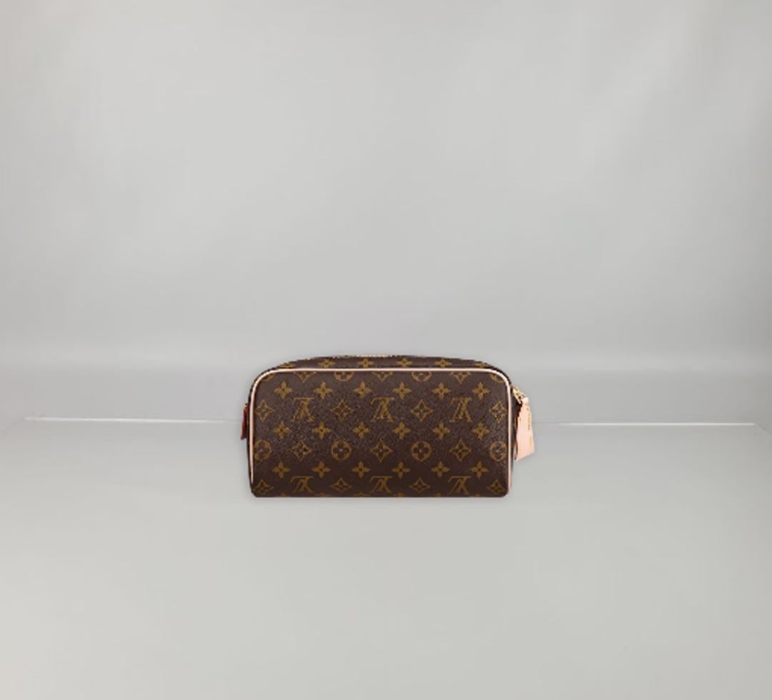 toiletry pouch on chain