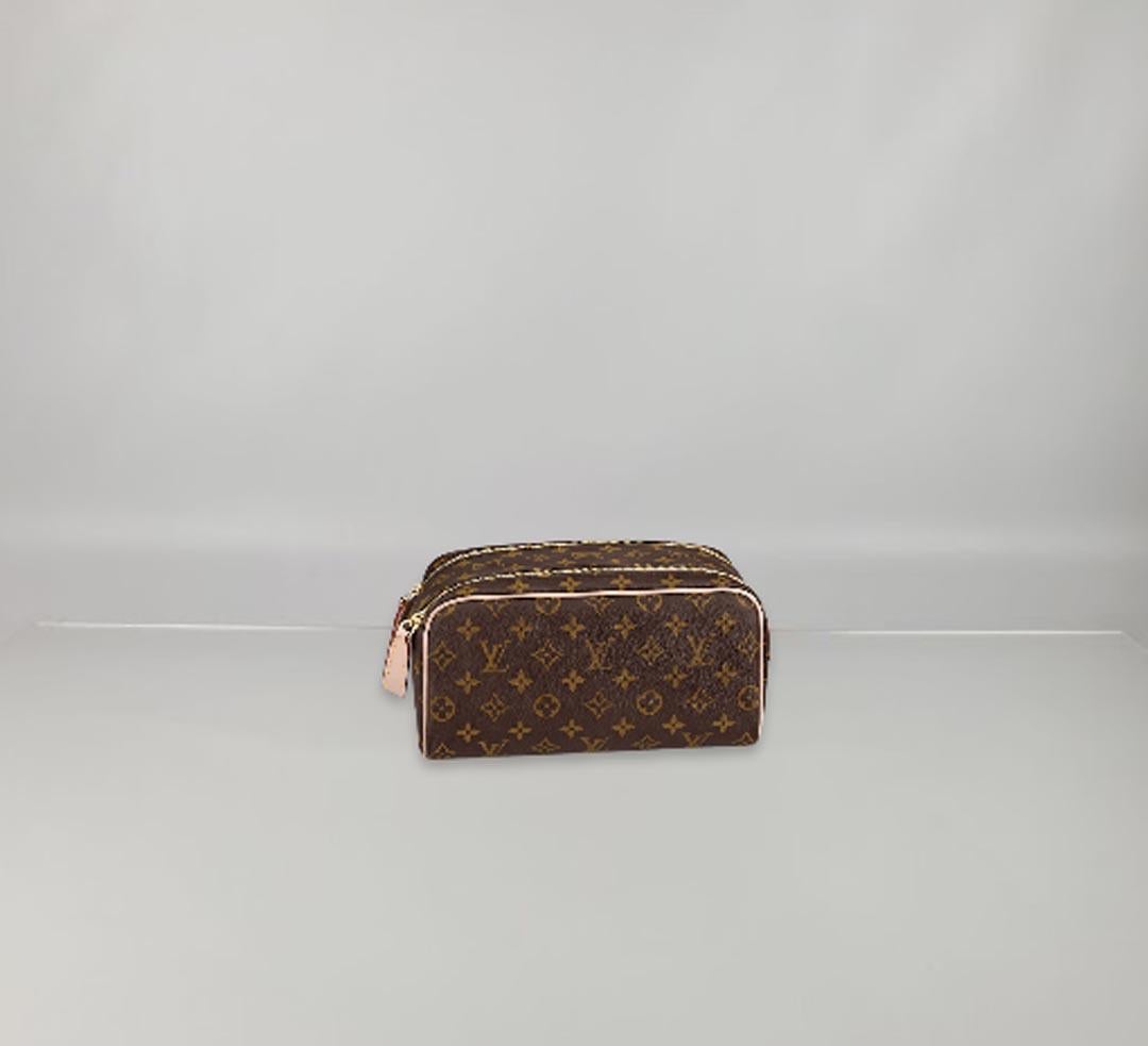 Louis Vuitton Toilet Dopp Kit Pouch Monogram Canvas In New Condition In Nicosia, CY