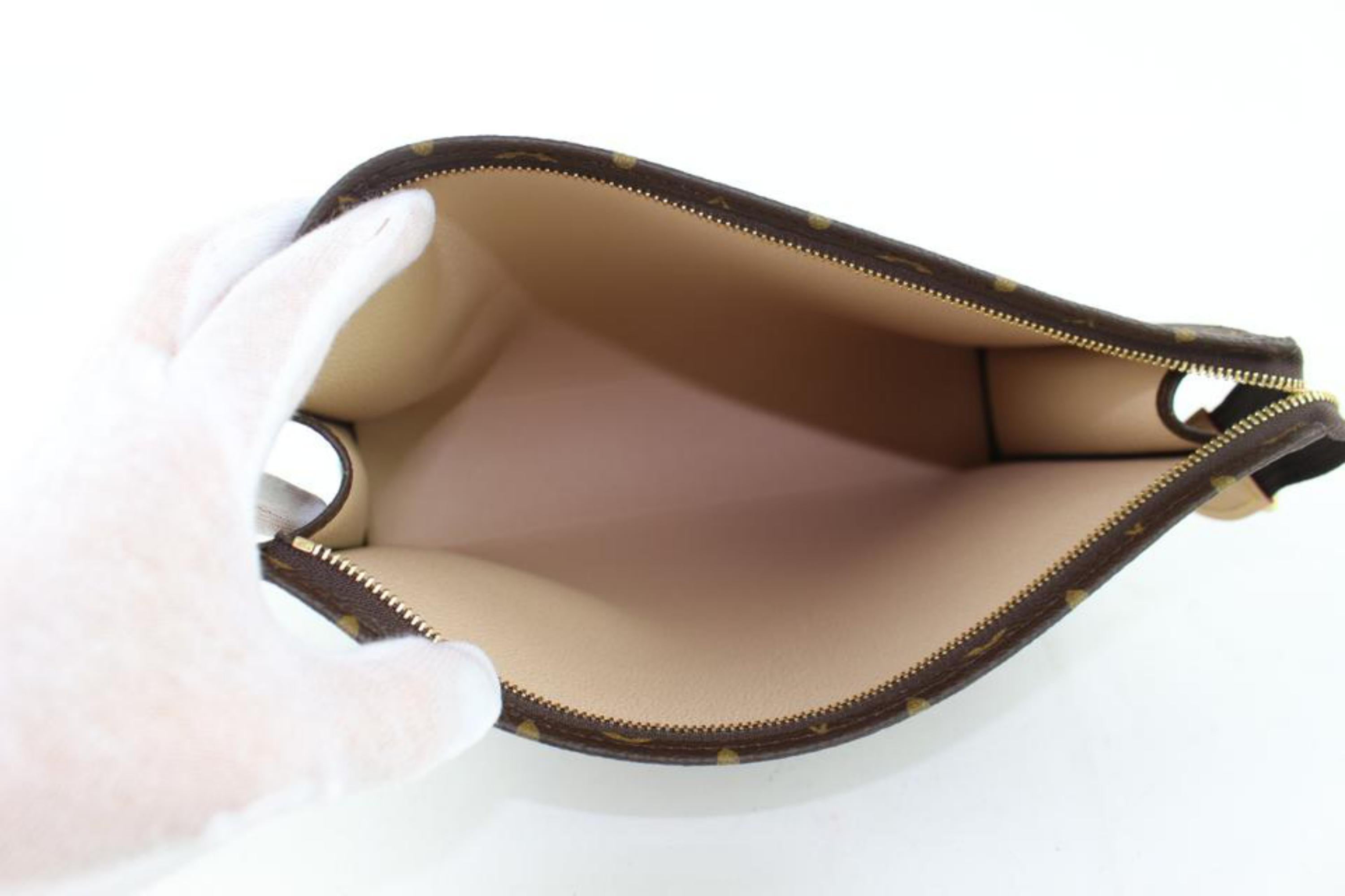 Louis Vuitton Toiletry Pouch Poche 26 2lz0914 Brown Coated Canvas Clutch In New Condition For Sale In Forest Hills, NY