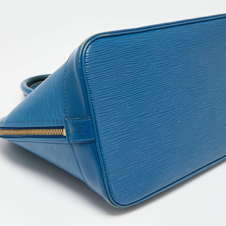 Louis Vuitton Toledo Blue Epi Leather Alma PM Bag For Sale 6