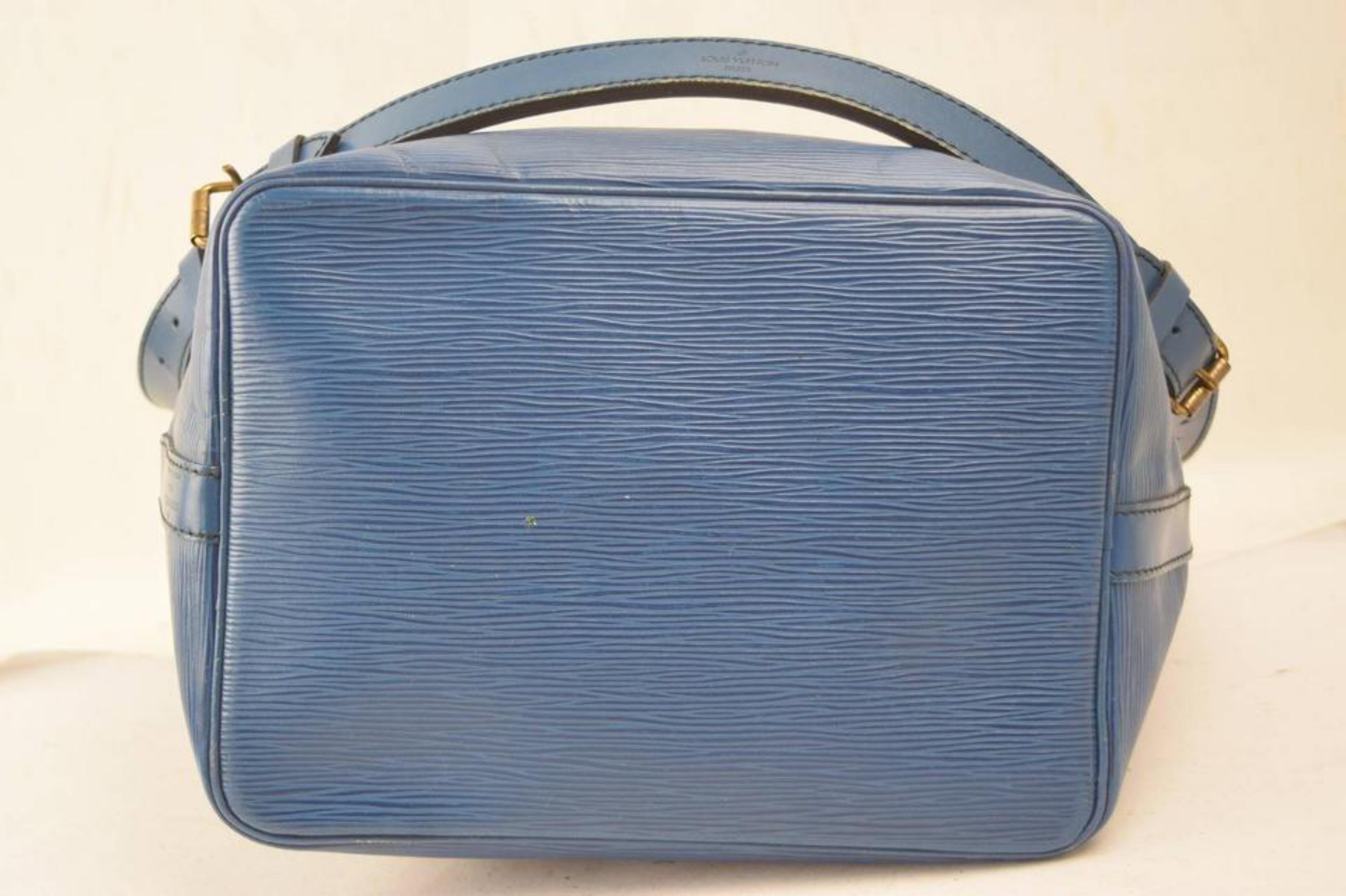 Louis Vuitton Toledo Epi Petit Noe Drawstring Hobo 867928 Blue Leather Shoulder For Sale 3