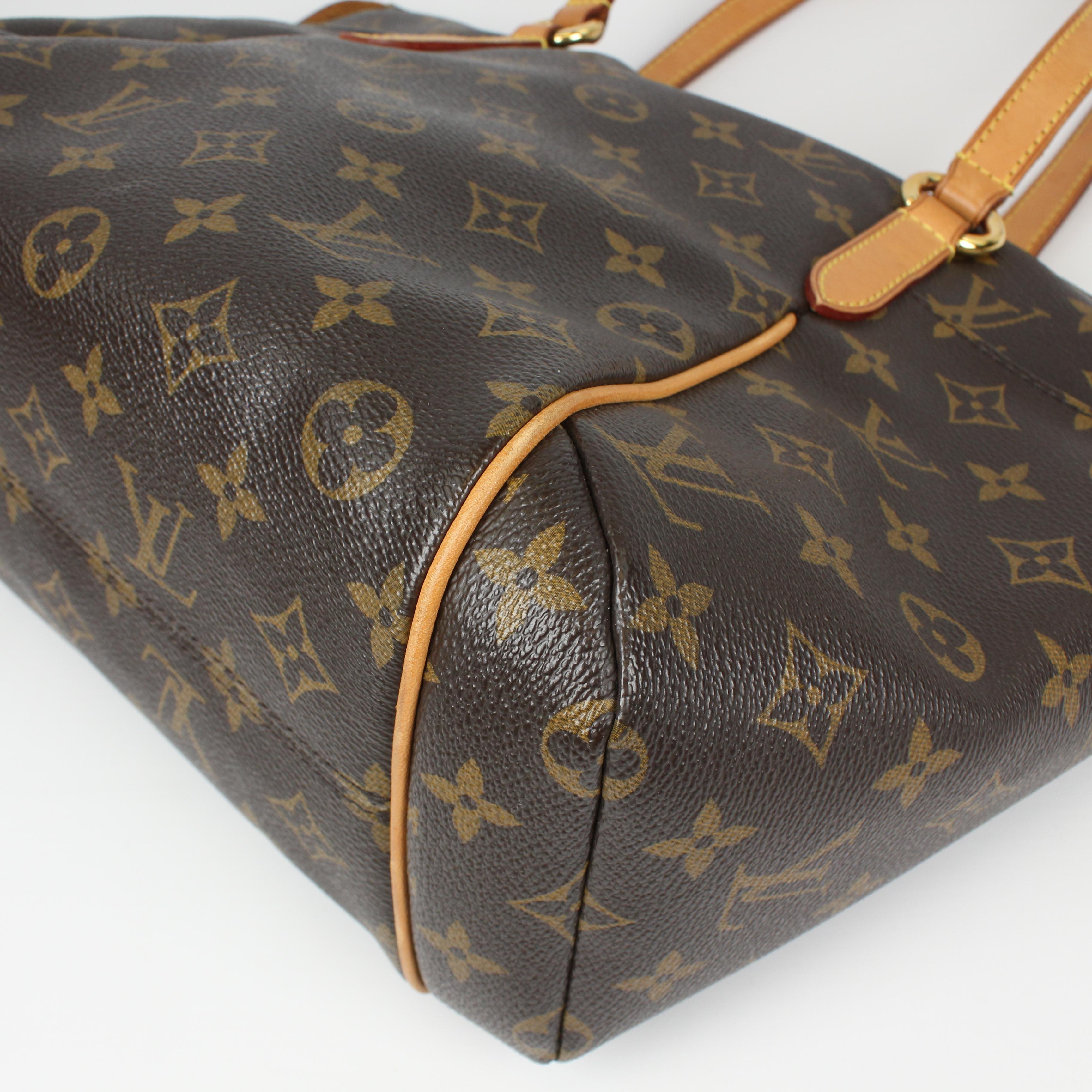 Louis Vuitton Totally Handbag in Leather For Sale 13