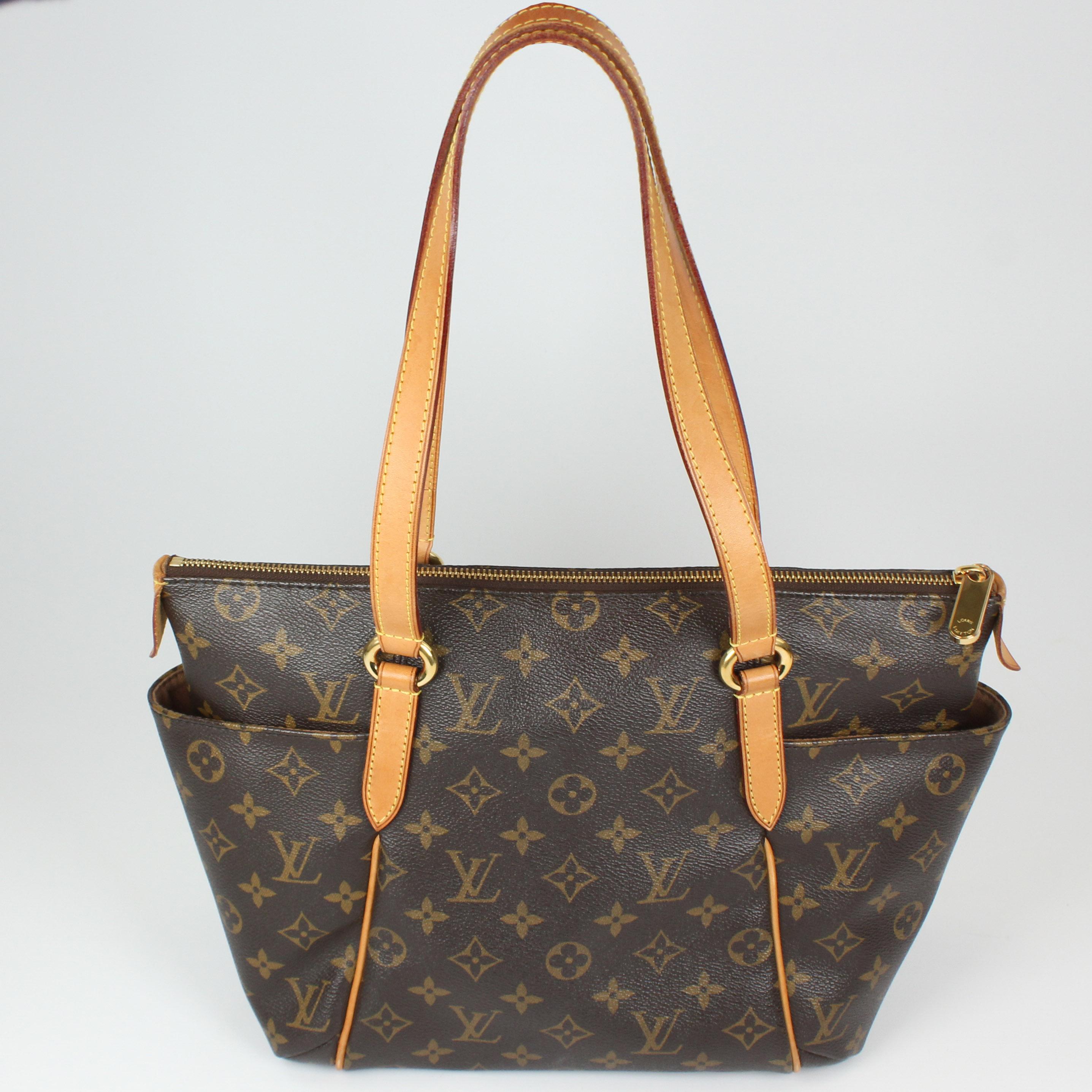Women's Louis Vuitton Totally Handbag in Leather For Sale
