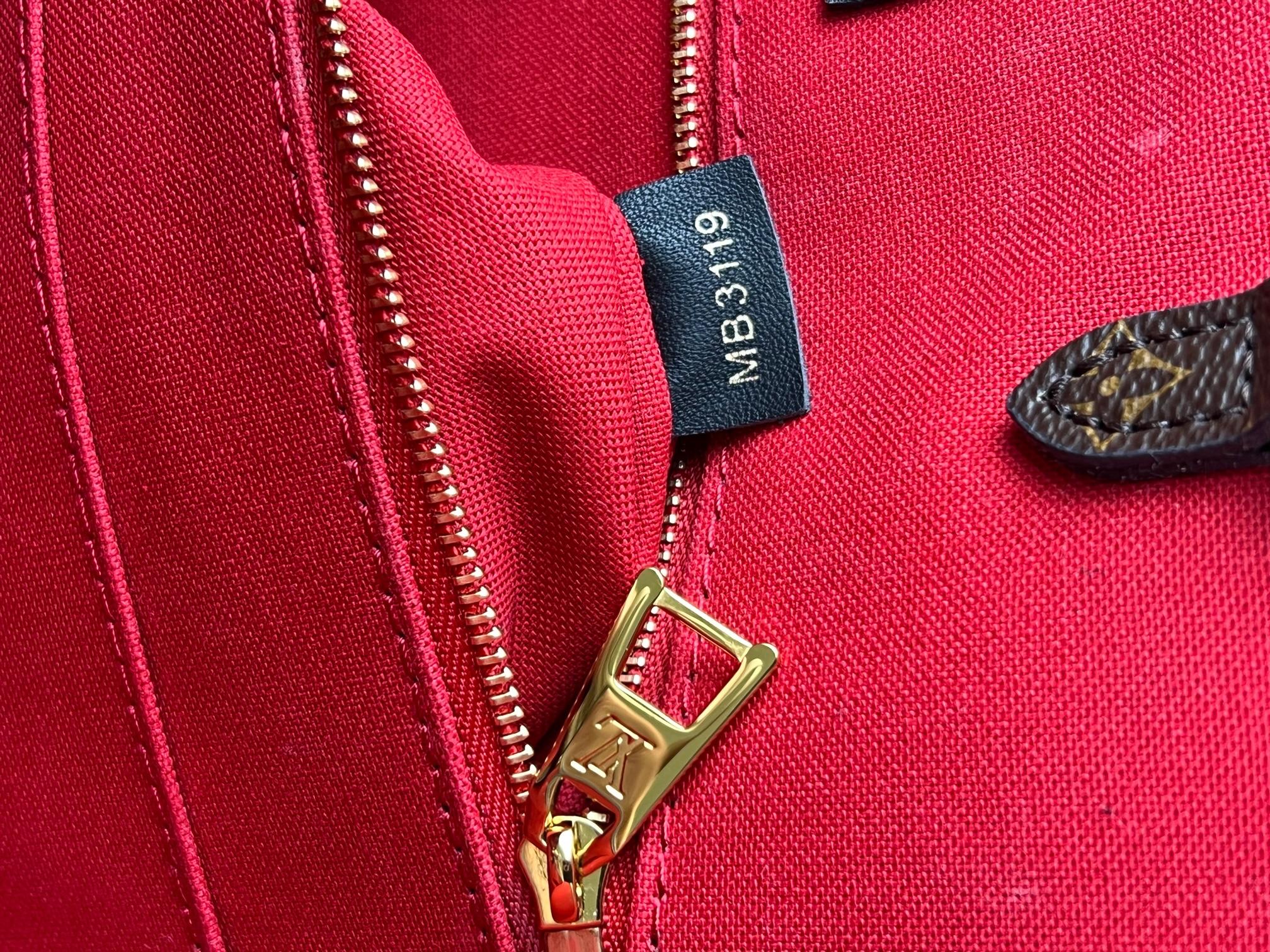 Louis Vuitton Louis Vuitton Tote OntheGo GM Tasche Riesen Monogramm Tragetasche mit zusätzlichem Einsatz 7