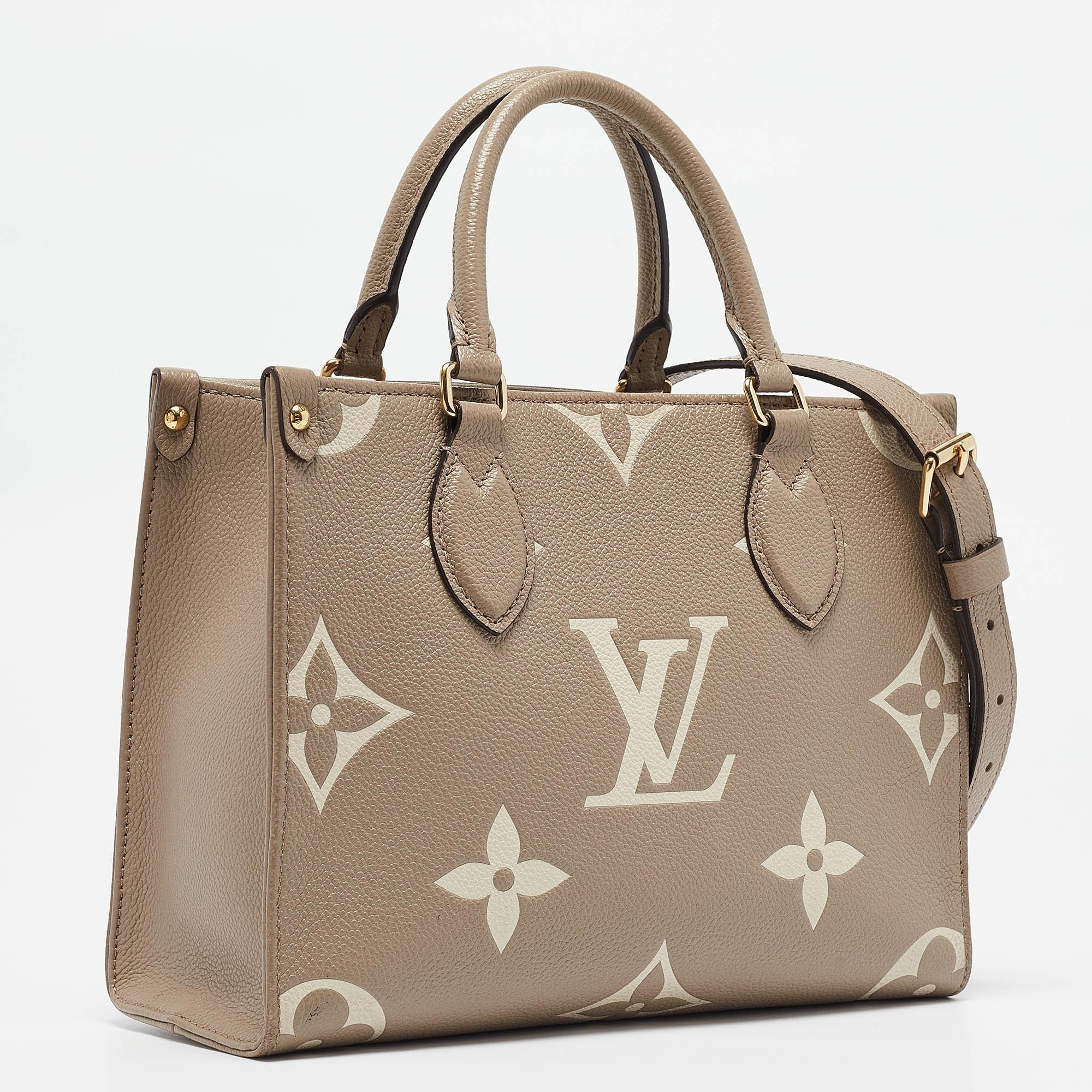 Sac cabas Onthego PM Empreinte avec monogramme tourterelle/crème Louis Vuitton Bon état à Dubai, Al Qouz 2