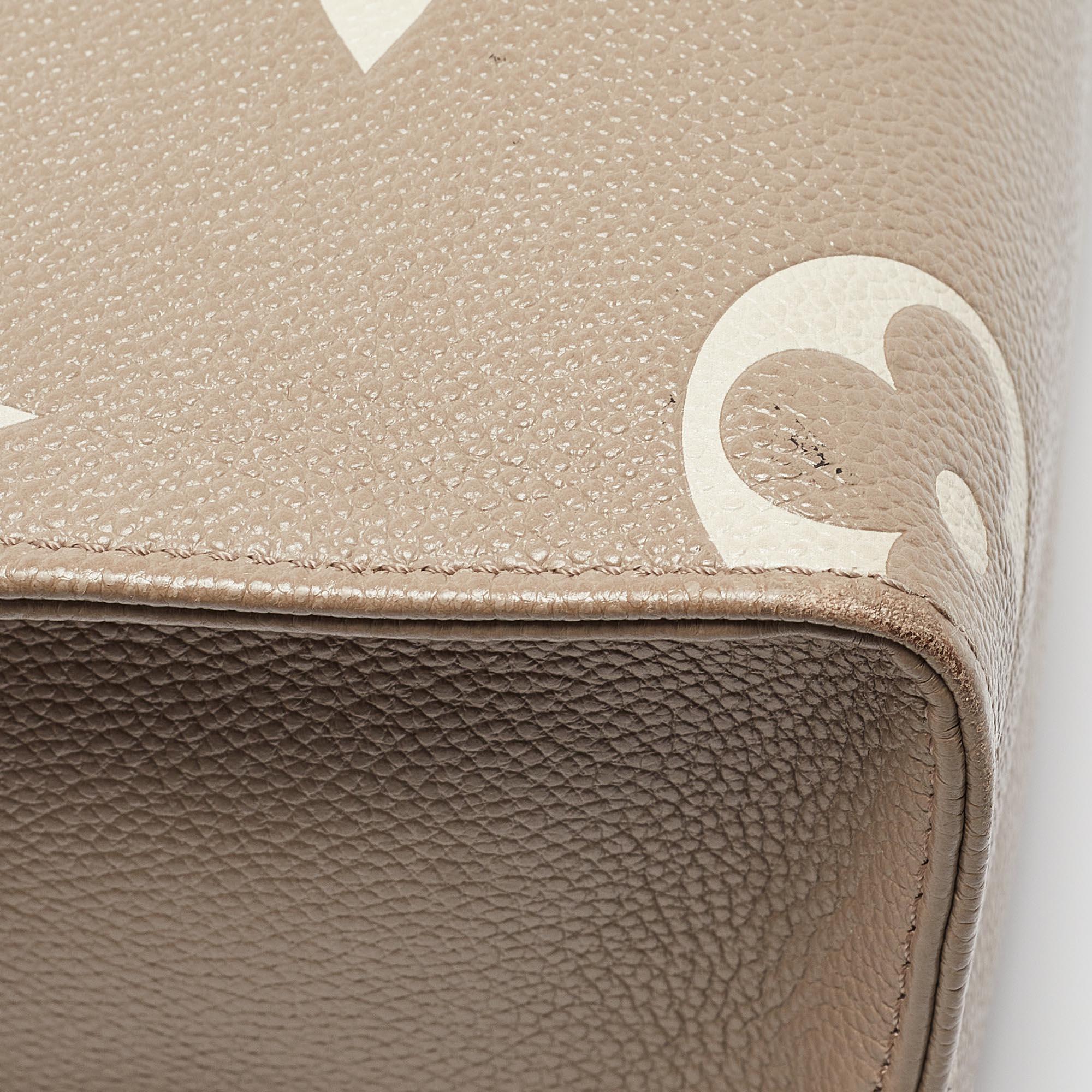 Sac cabas Onthego PM Empreinte avec monogramme tourterelle/crème Louis Vuitton 3