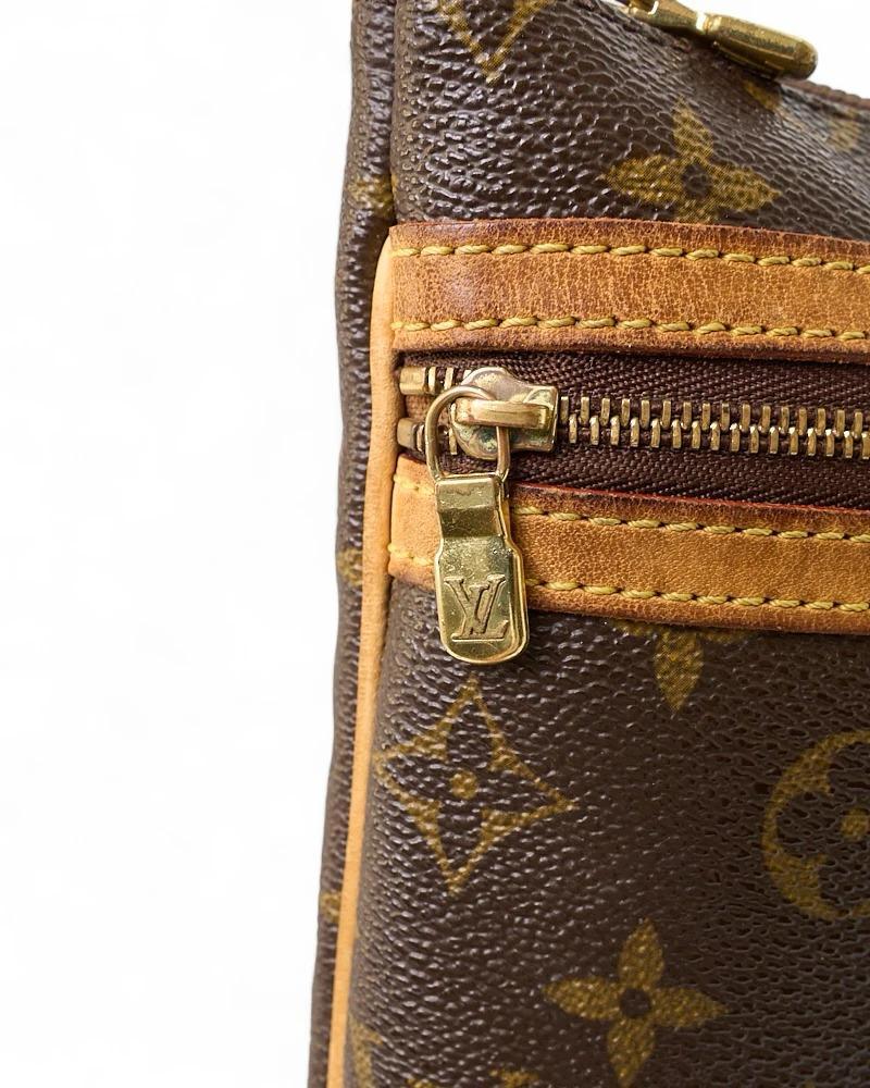 Louis Vuitton Tracolla Bosphore MM Monogram im Angebot 6