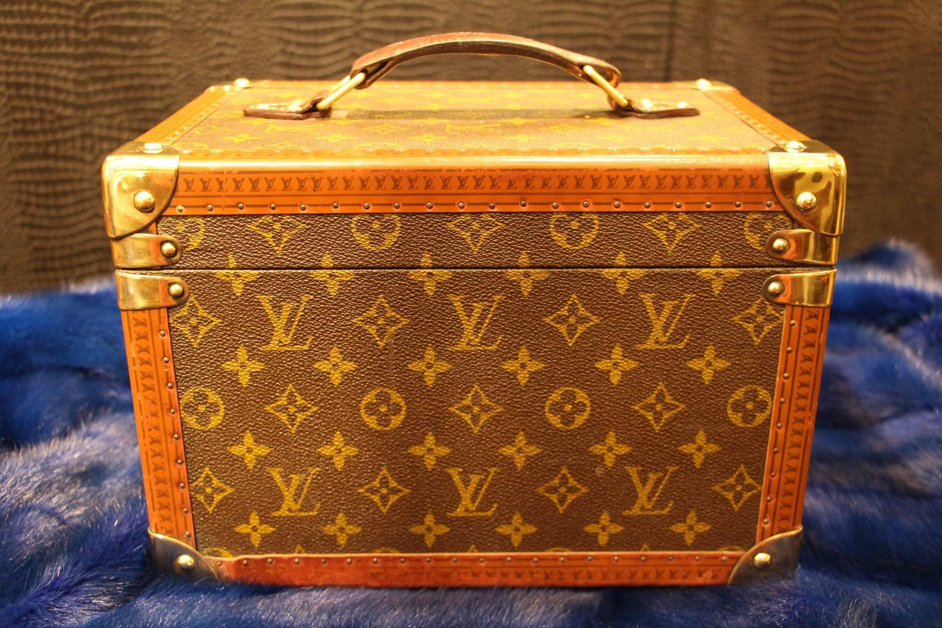 Louis Vuitton Train Case In Excellent Condition In Saint-Ouen, FR