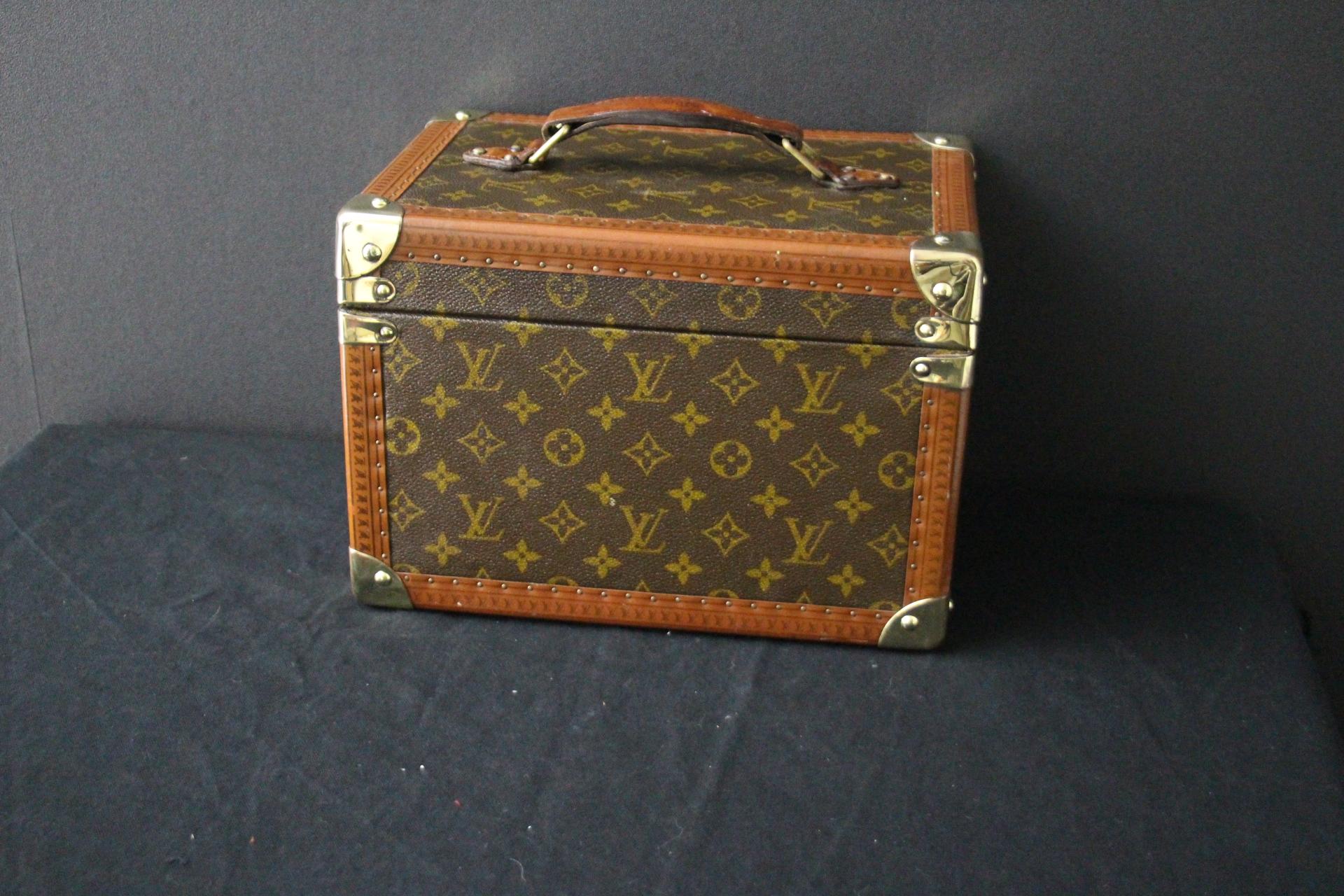 Women's or Men's Louis Vuitton Train Case, Louis Vuitton Beauty Case, Louis Vuitton Jewelry Case For Sale