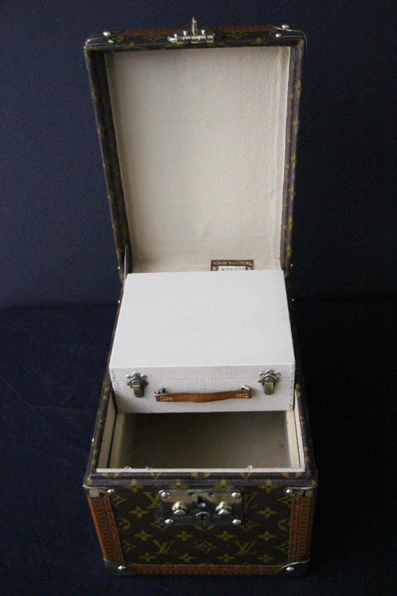 Louis Vuitton Train Case, Louis Vuitton Beauty Case, Louis Vuitton Jewelry Case For Sale 4