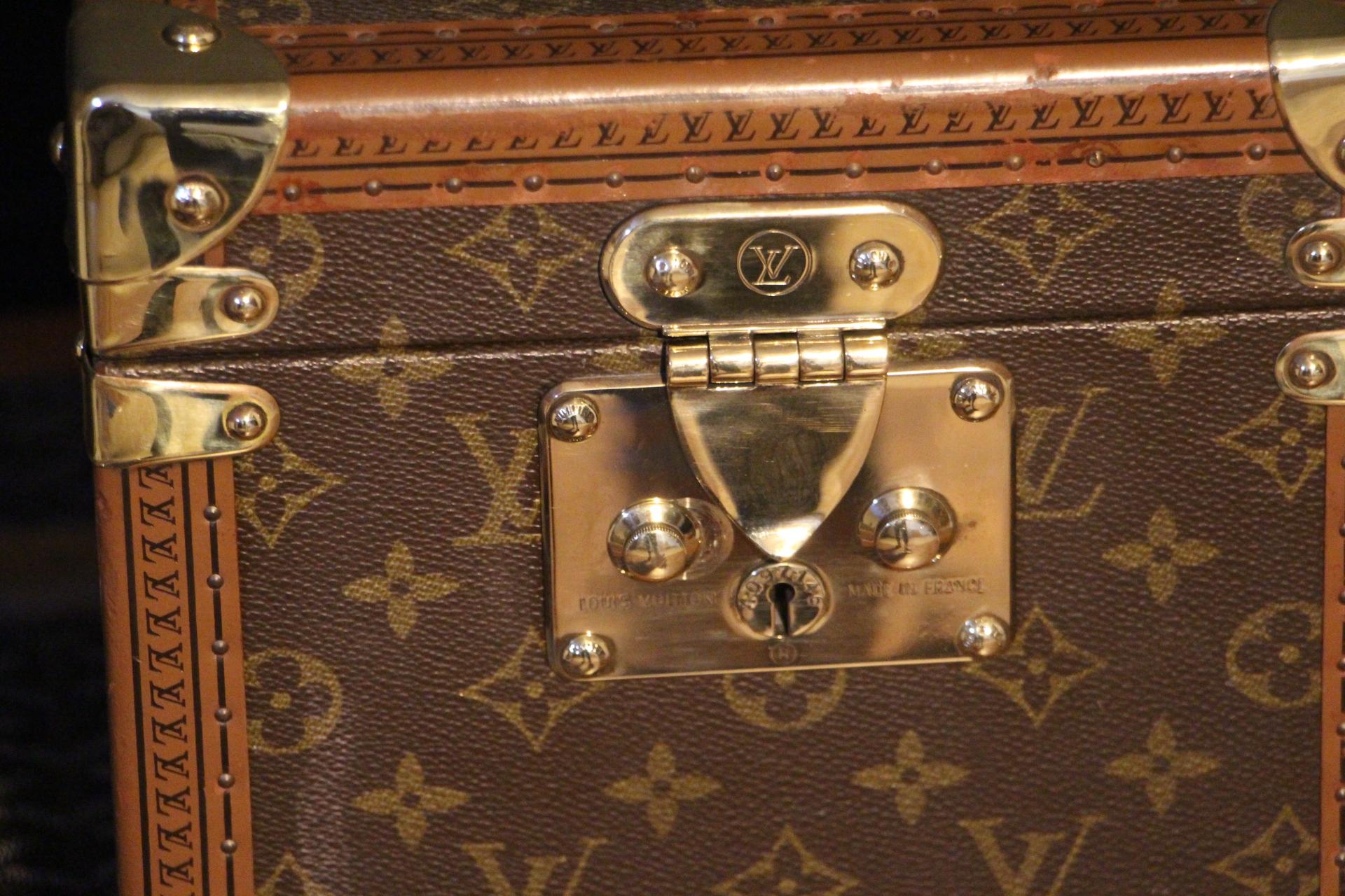 Beige Louis Vuitton Train Case, Louis Vuitton Beauty Case, Louis Vuitton Jewelry Case For Sale