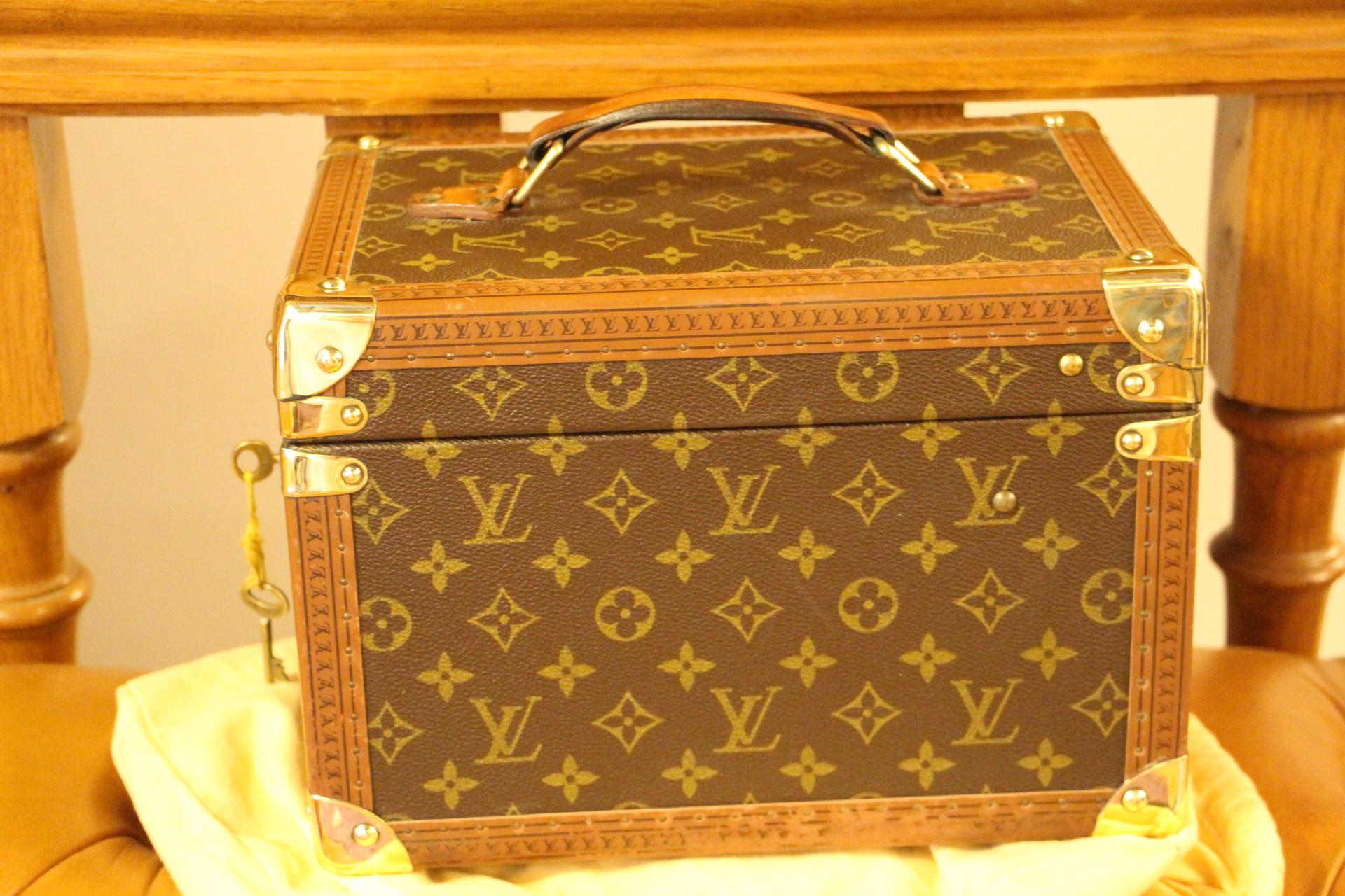 Brown Louis Vuitton Train Case, Louis Vuitton Beauty Case, Louis Vuitton Jewelry Case
