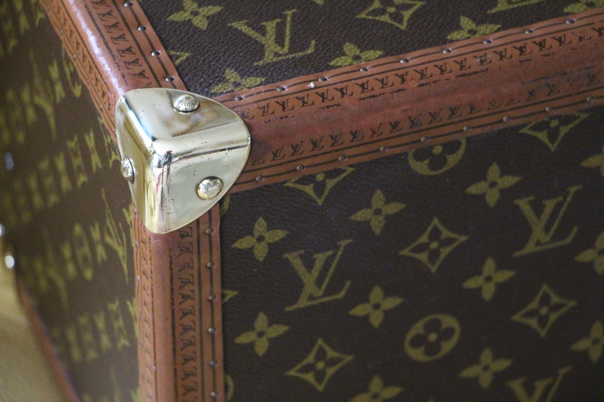 Étui à train Louis Vuitton, boîte à pharmacie Louis Vuitton Boite, étui Louis Vuitton  en vente 4