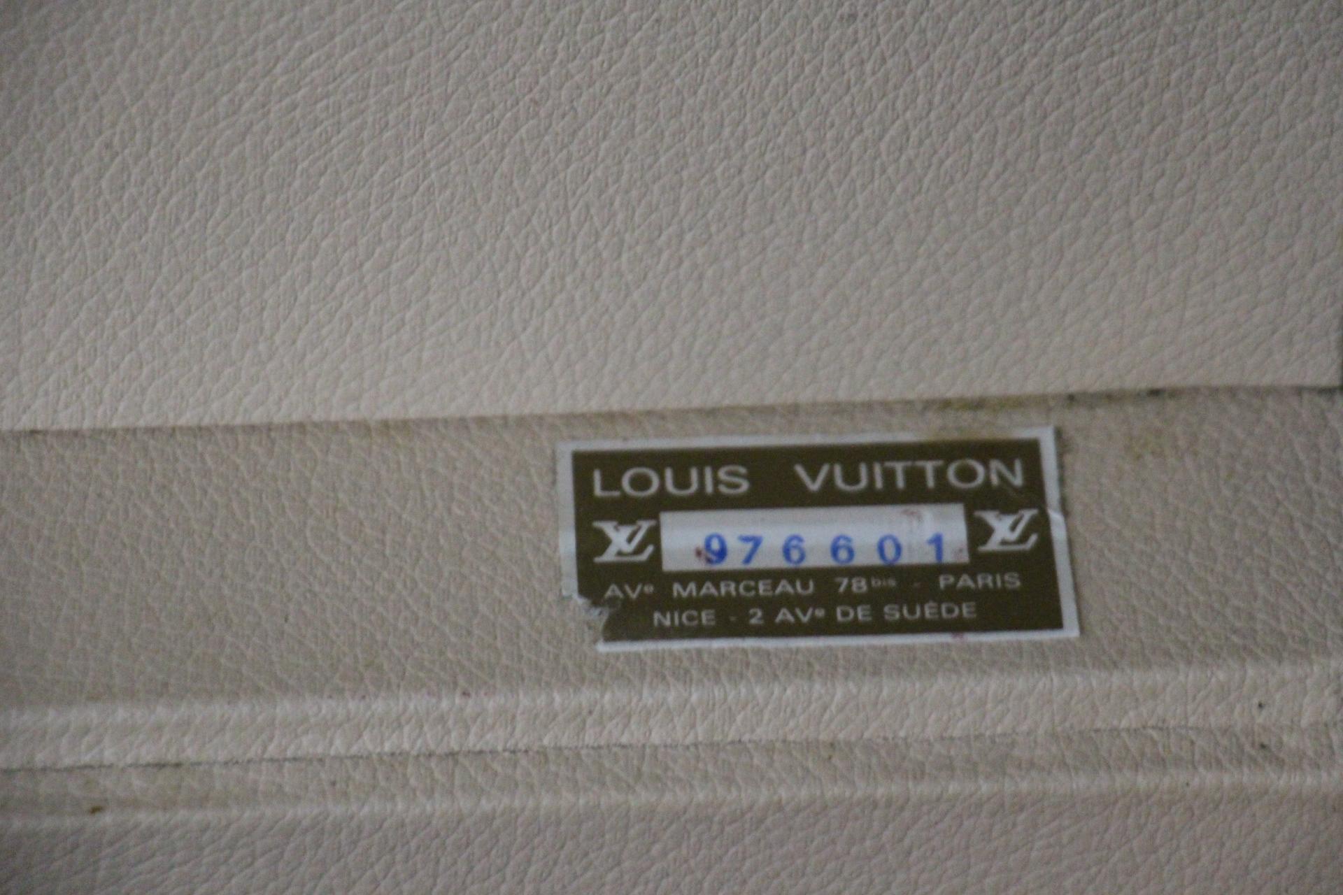 Louis Vuitton Train Case, Louis Vuitton Boite Pharmacie, Louis Vuitton Case  For Sale 10