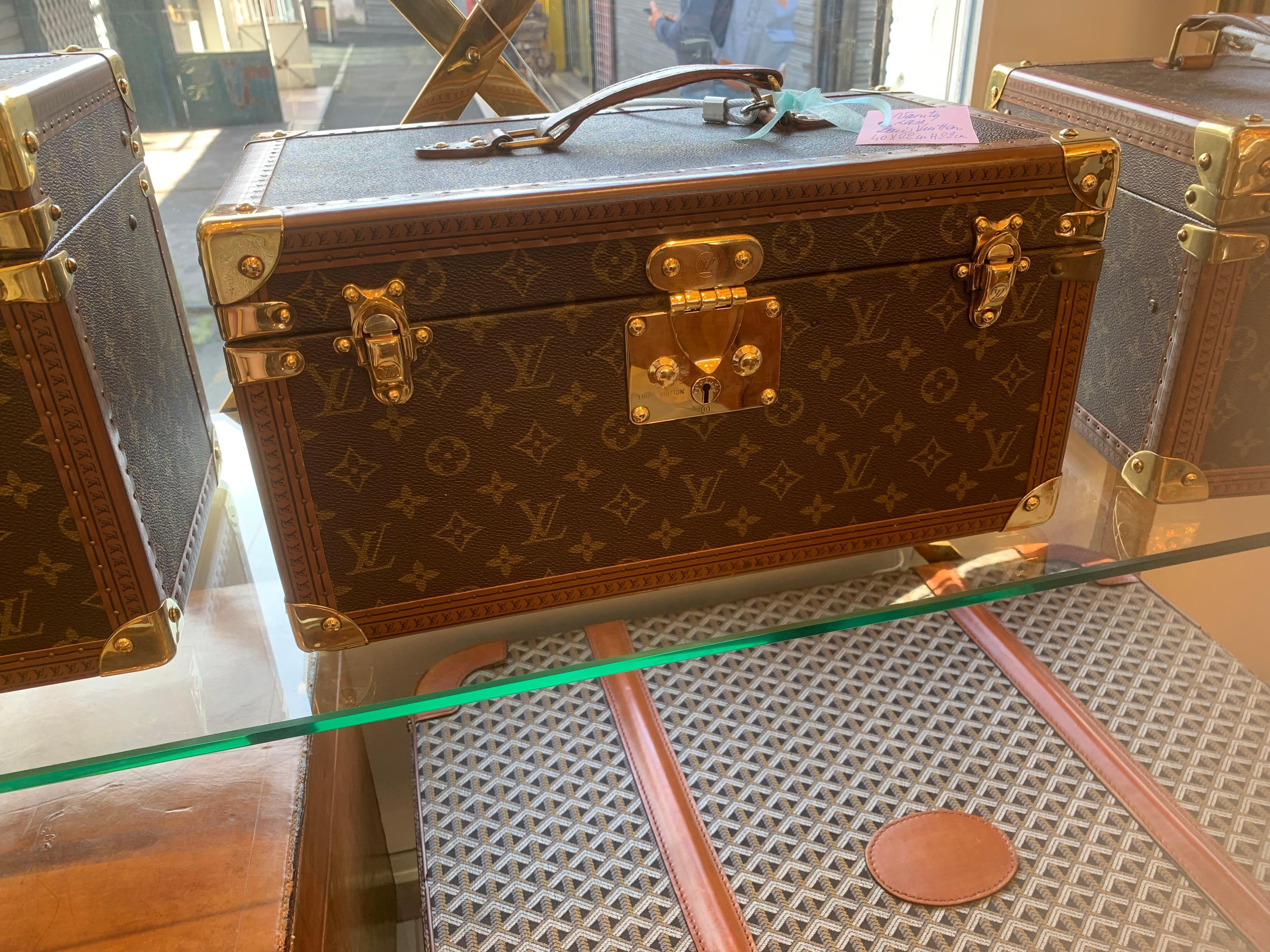 Louis Vuitton Train Case, Louis Vuitton Boite Pharmacie, Louis Vuitton Case  For Sale 13