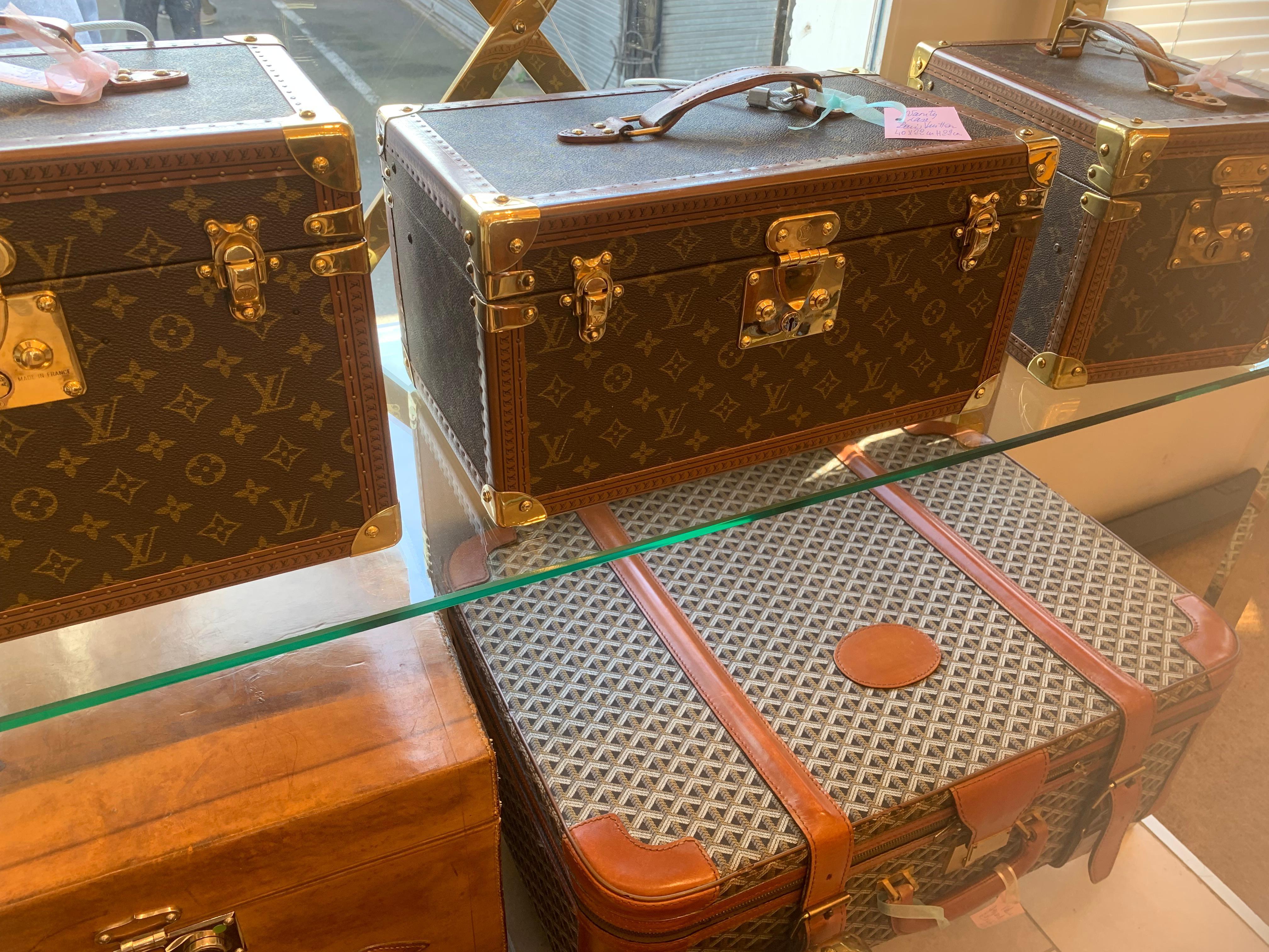 Louis Vuitton Train Case, Louis Vuitton Boite Pharmacie, Louis Vuitton Case  For Sale 14