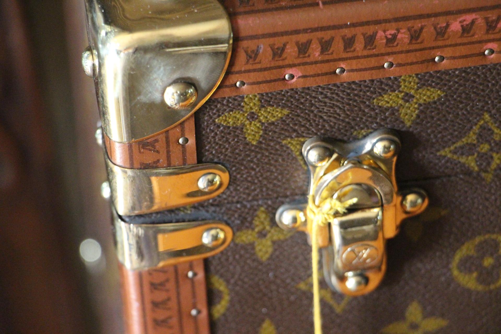 Estuche tren Louis Vuitton, Boite Pharmacie Louis Vuitton, Estuche Louis Vuitton en Excelente Estado en Saint-ouen, FR
