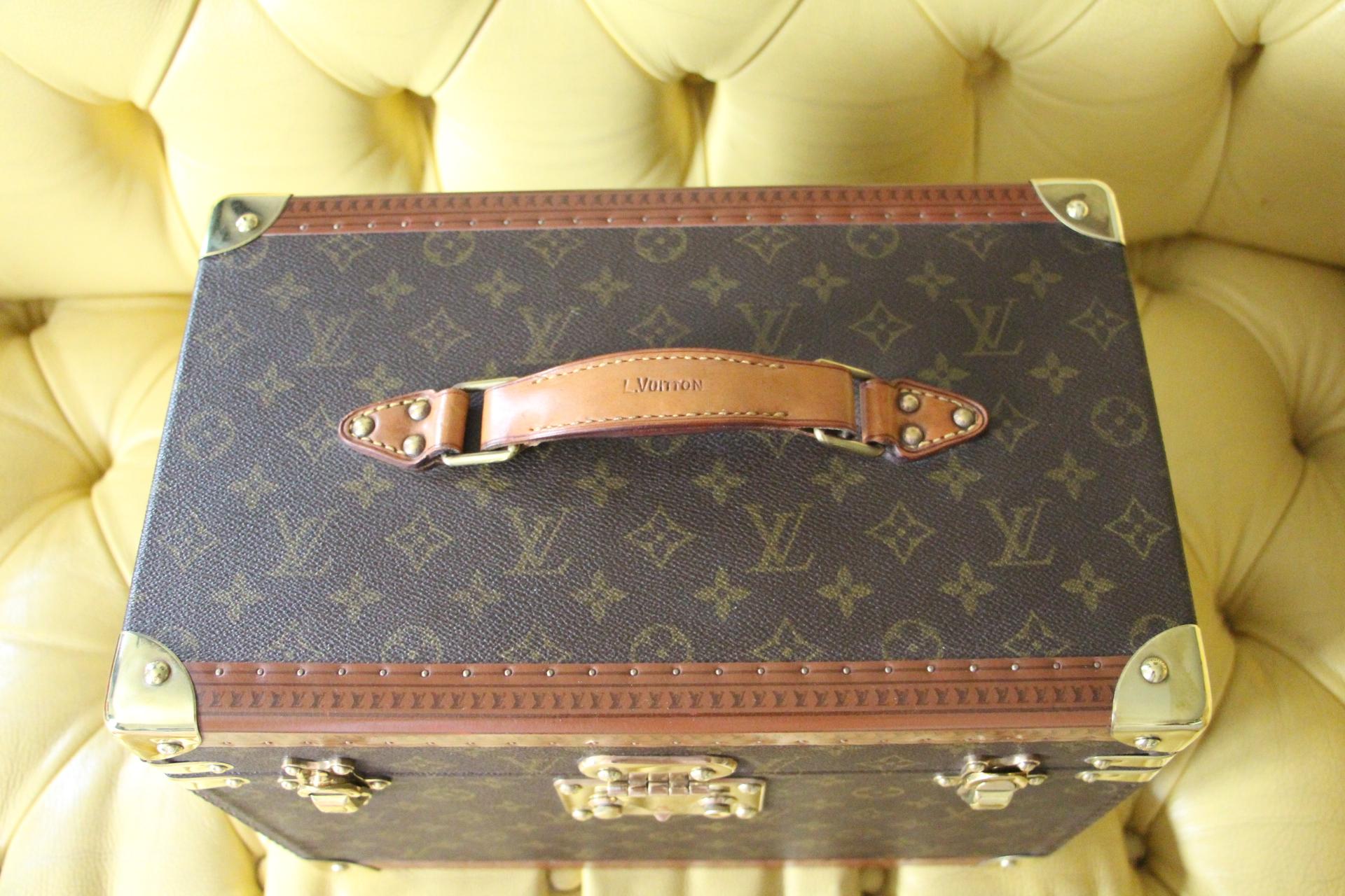 Louis Vuitton Train Case, Louis Vuitton Boite Pharmacie, Louis Vuitton Case  Bon état à Saint-ouen, FR