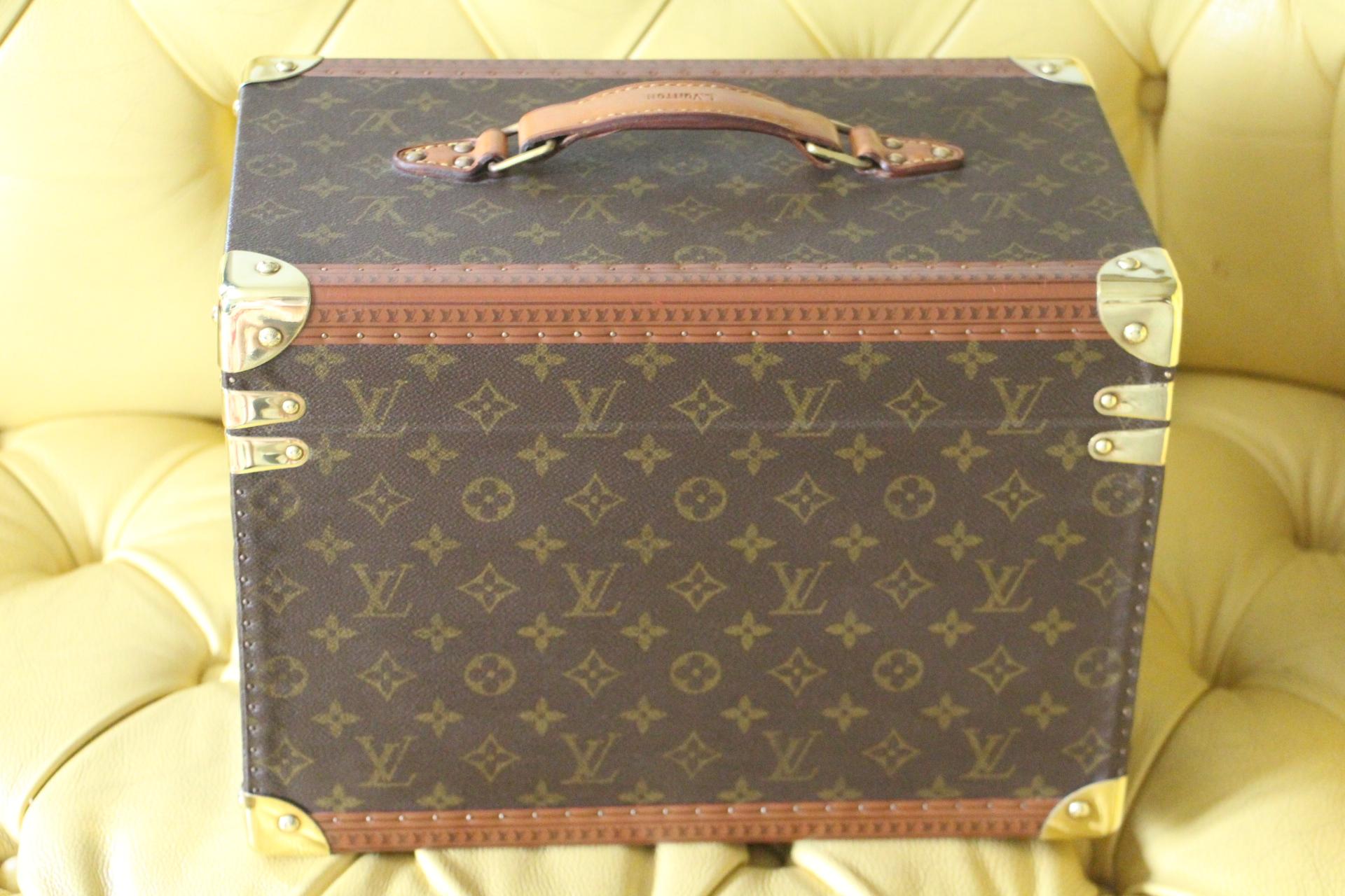 Louis Vuitton Train Case, Louis Vuitton Boite Pharmacie, Louis Vuitton Case In Good Condition In Saint-ouen, FR