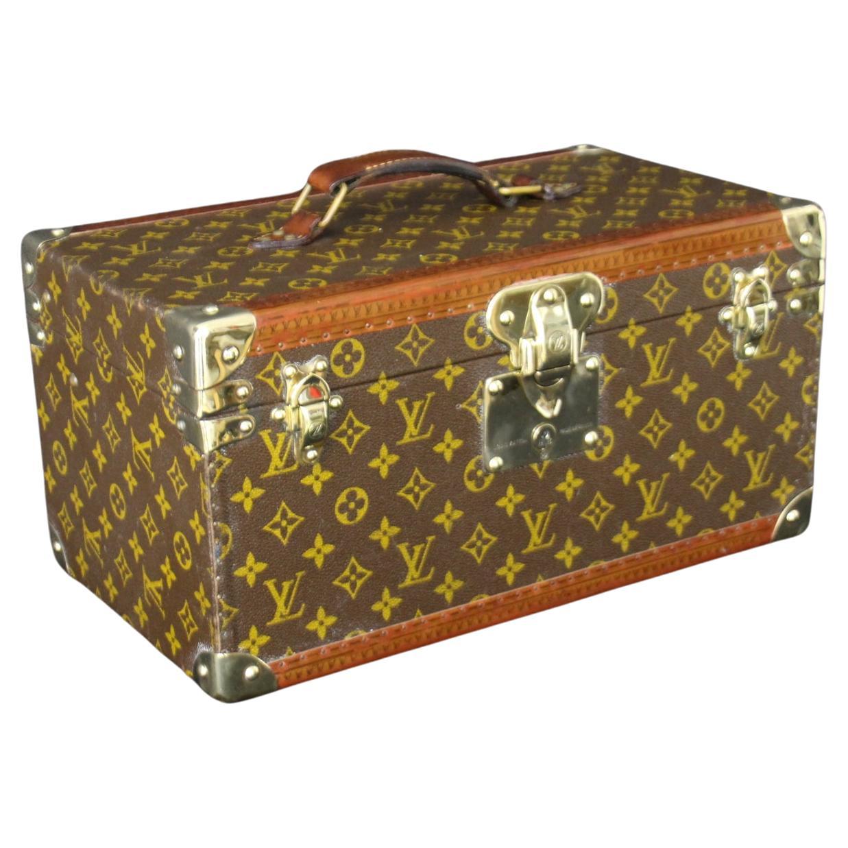 Louis Vuitton Train Case, Louis Vuitton Boite Pharmacie, Louis Vuitton Case