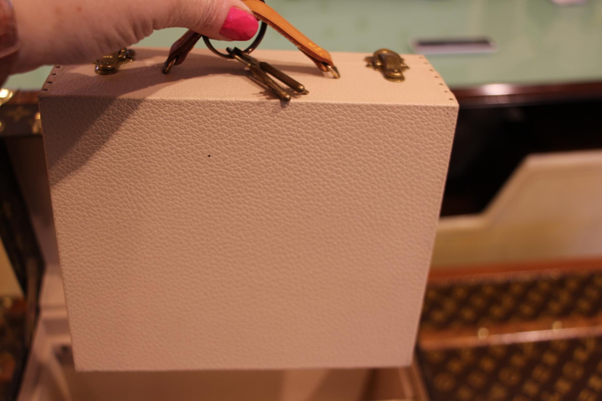 Louis Vuitton Train Case, Louis Vuitton Boite Pharmacie, Louis Vuitton Case 12