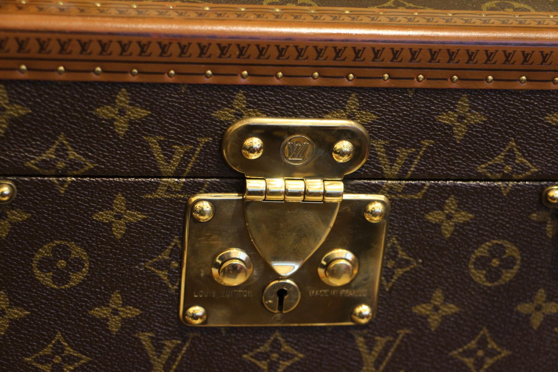Louis Vuitton Train Case, Louis Vuitton Boite Pharmacie, Louis Vuitton Case In Excellent Condition In Saint-Ouen, FR