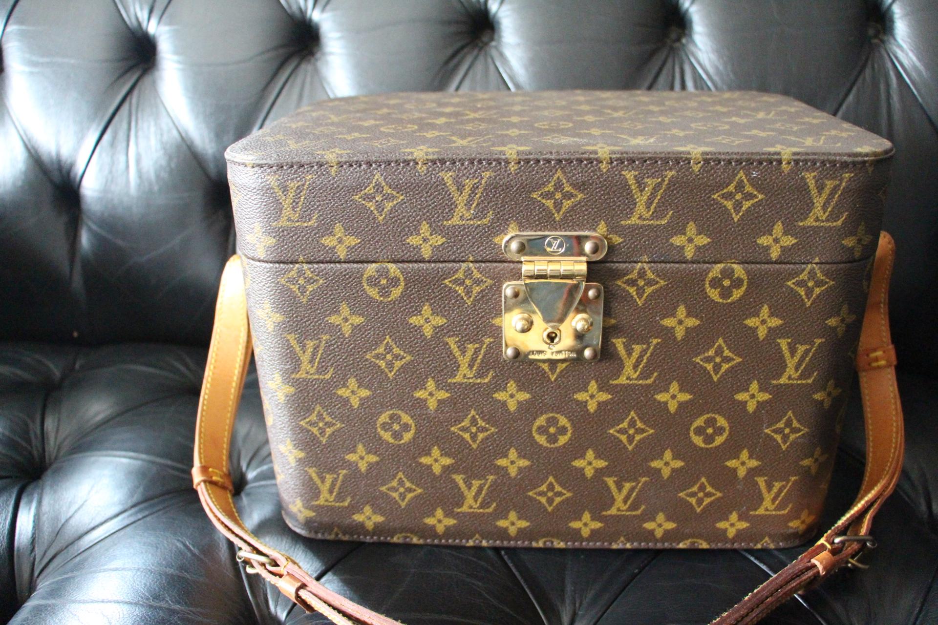 Louis Vuitton Train Case, Louis Vuitton Jewelry Case, Louis Vuitton Beauty Case In Good Condition In Saint-ouen, FR