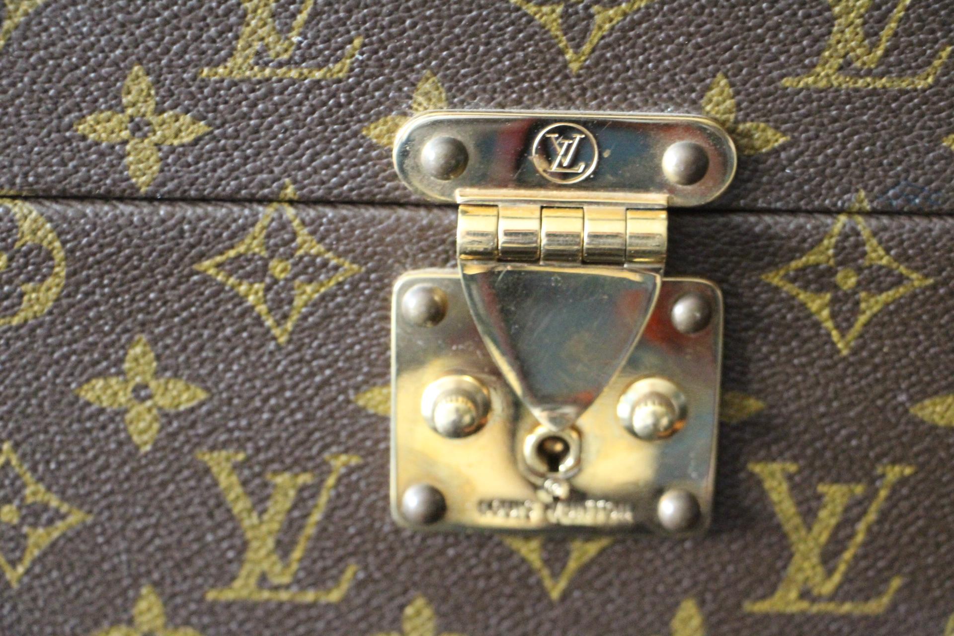 Women's or Men's Louis Vuitton Train Case, Louis Vuitton Jewelry Case, Louis Vuitton Beauty Case