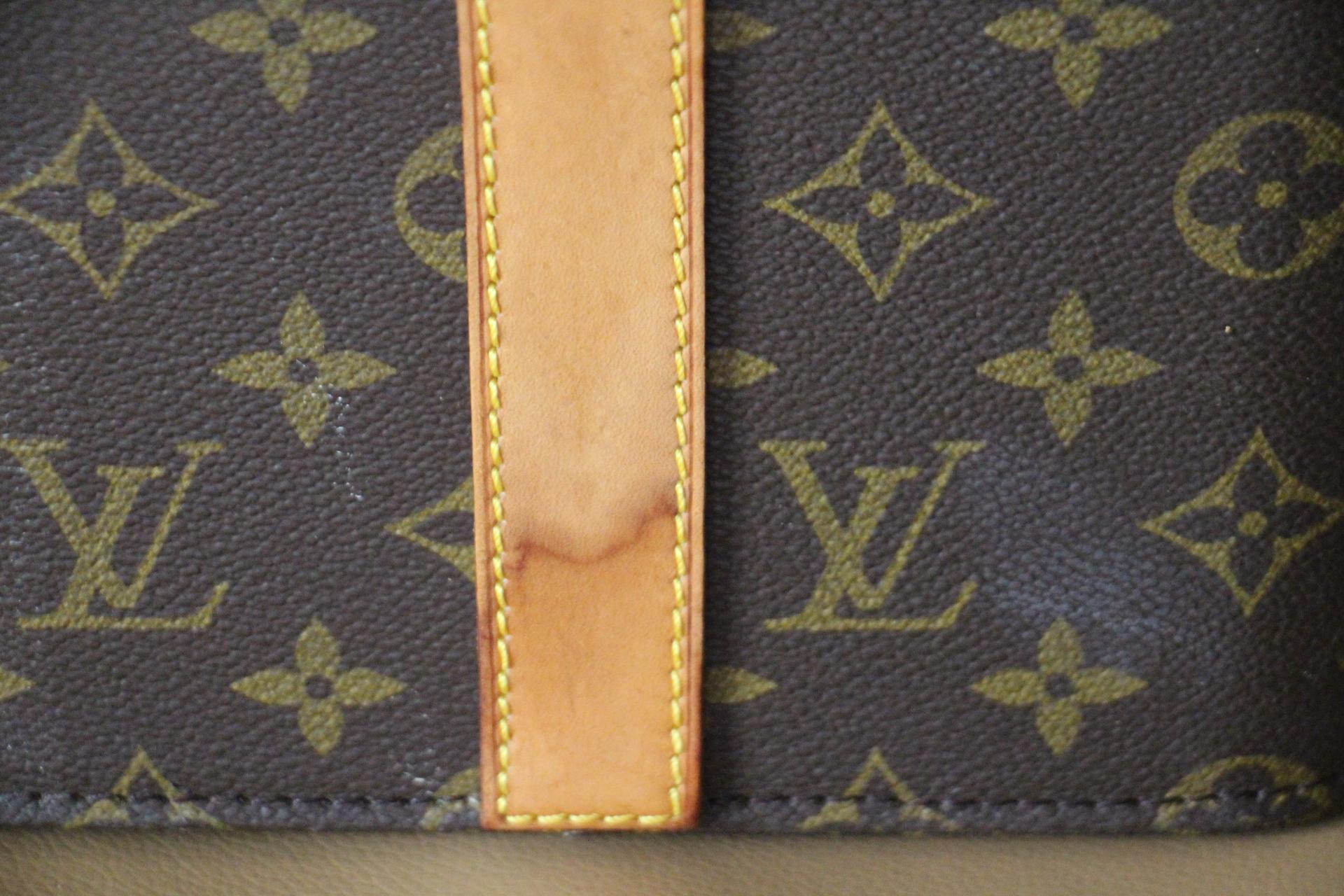Women's or Men's Louis Vuitton Train Case, Louis Vuitton Jewelry Case, Louis Vuitton Beauty Case For Sale