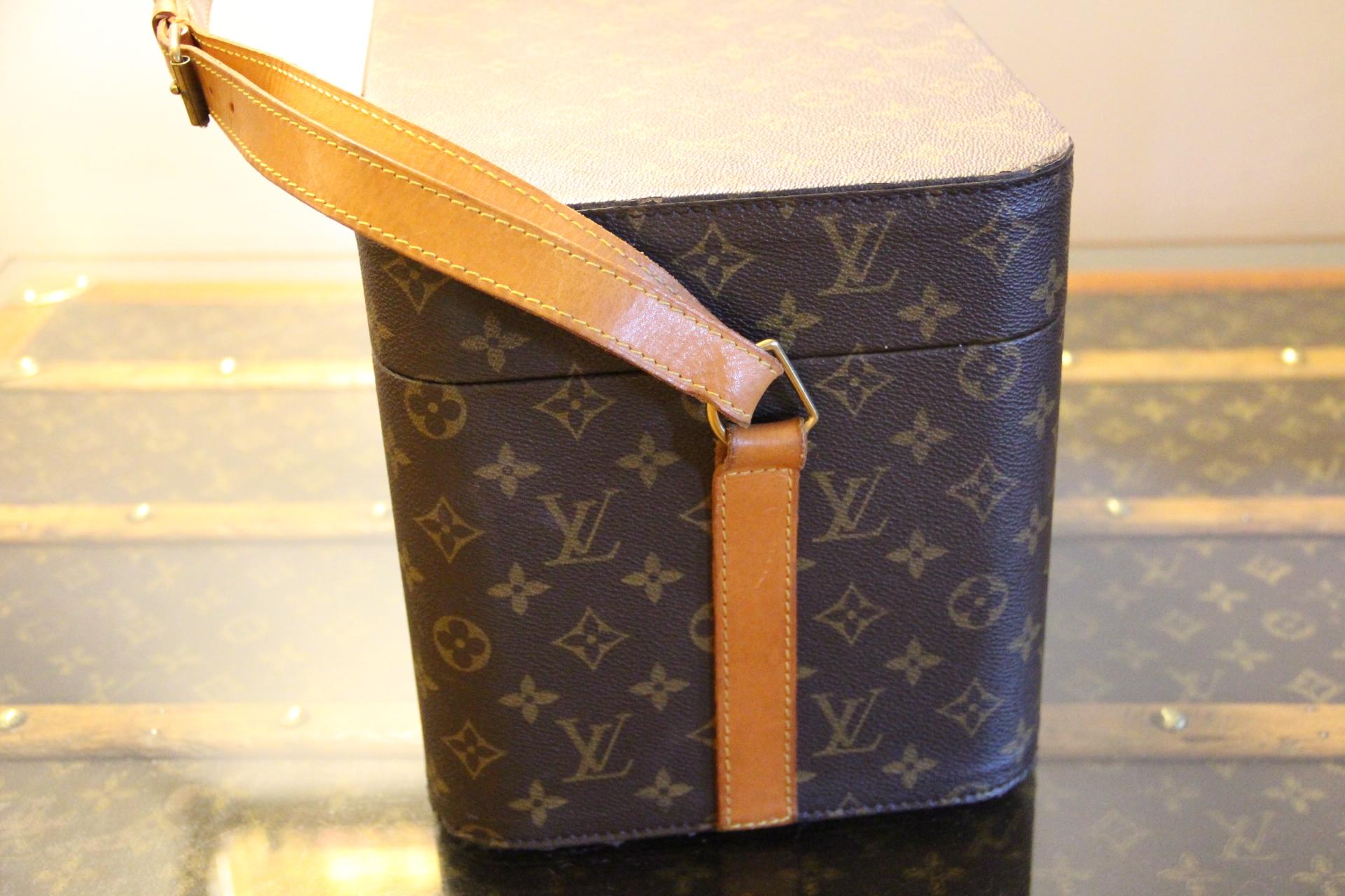 Louis Vuitton Train Case, Louis Vuitton Jewelry Case, Louis Vuitton Beauty Case For Sale 1
