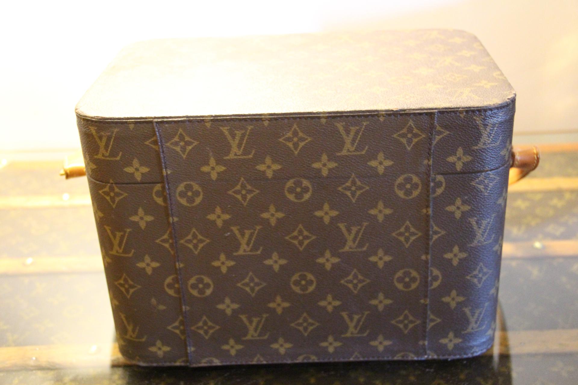 Louis Vuitton Train Case, Louis Vuitton Jewelry Case, Louis Vuitton Beauty Case For Sale 2