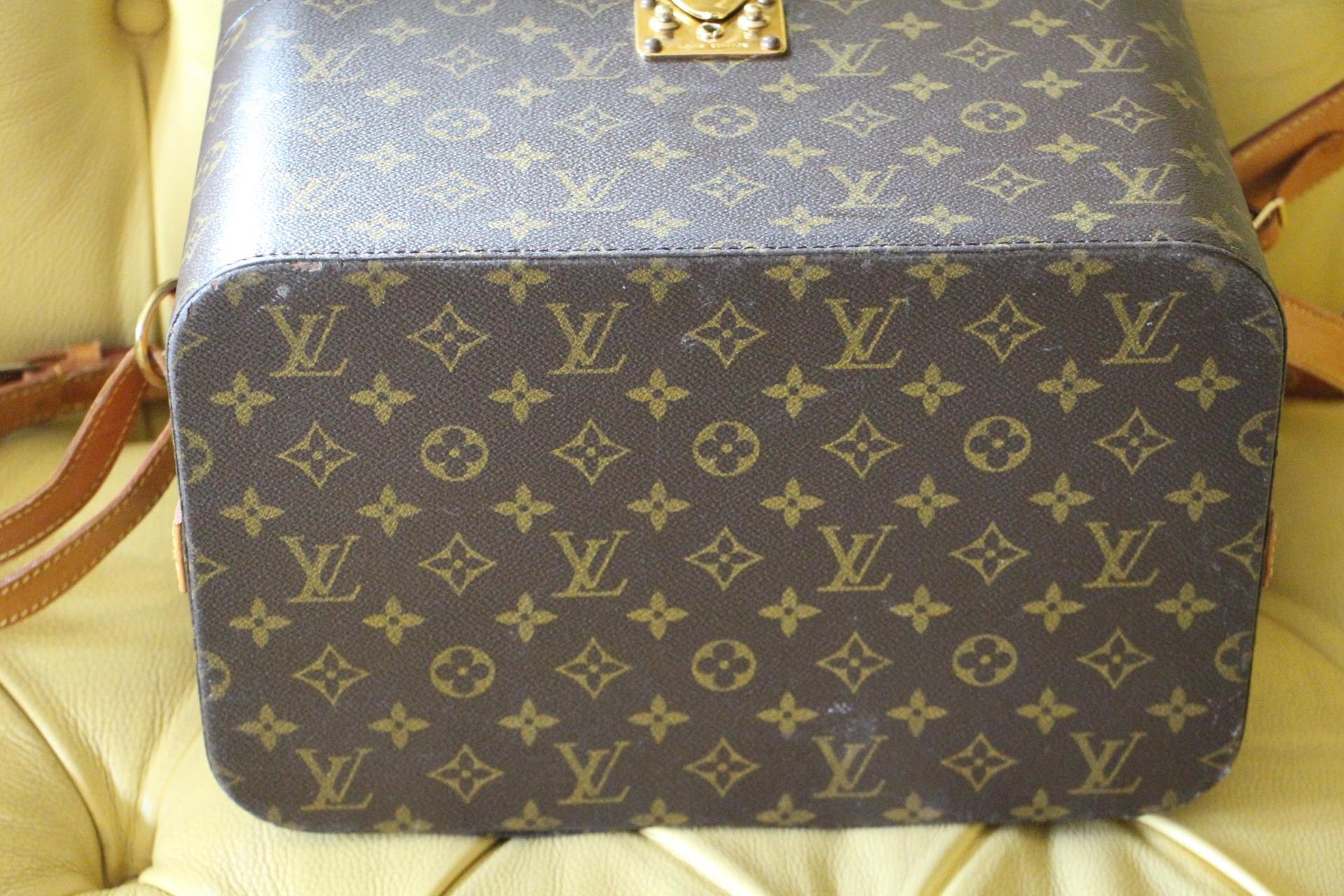 Women's or Men's Louis Vuitton Train Case, Louis Vuitton Jewelry Case, Louis Vuitton Beauty Case