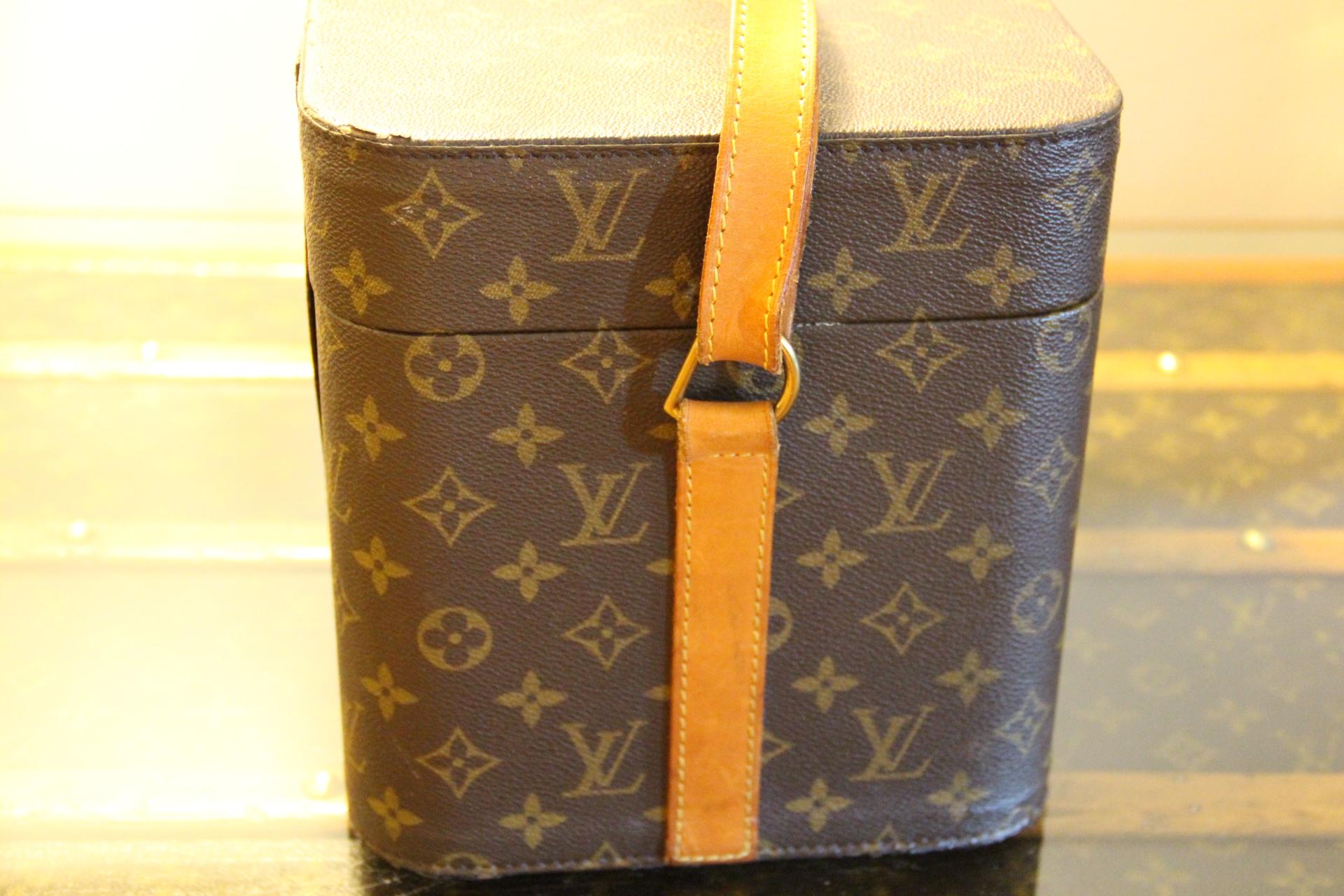 Louis Vuitton Train Case, Louis Vuitton Jewelry Case, Louis Vuitton Beauty Case For Sale 3