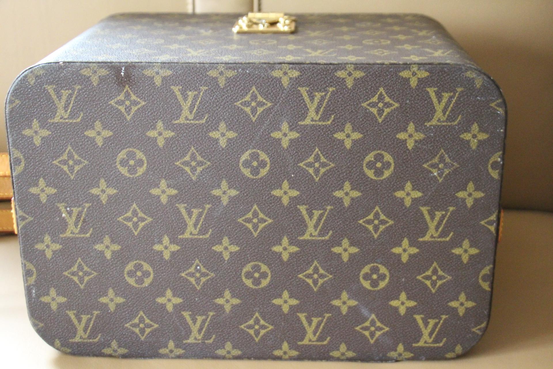 Louis Vuitton Train Case, Louis Vuitton Jewelry Case, Louis Vuitton Beauty Case For Sale 4